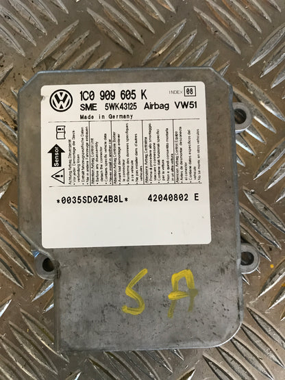 Skoda Fabia Airbag Elboks Med OEM Nr. 1C0909605P Fra Skoda Ophugger