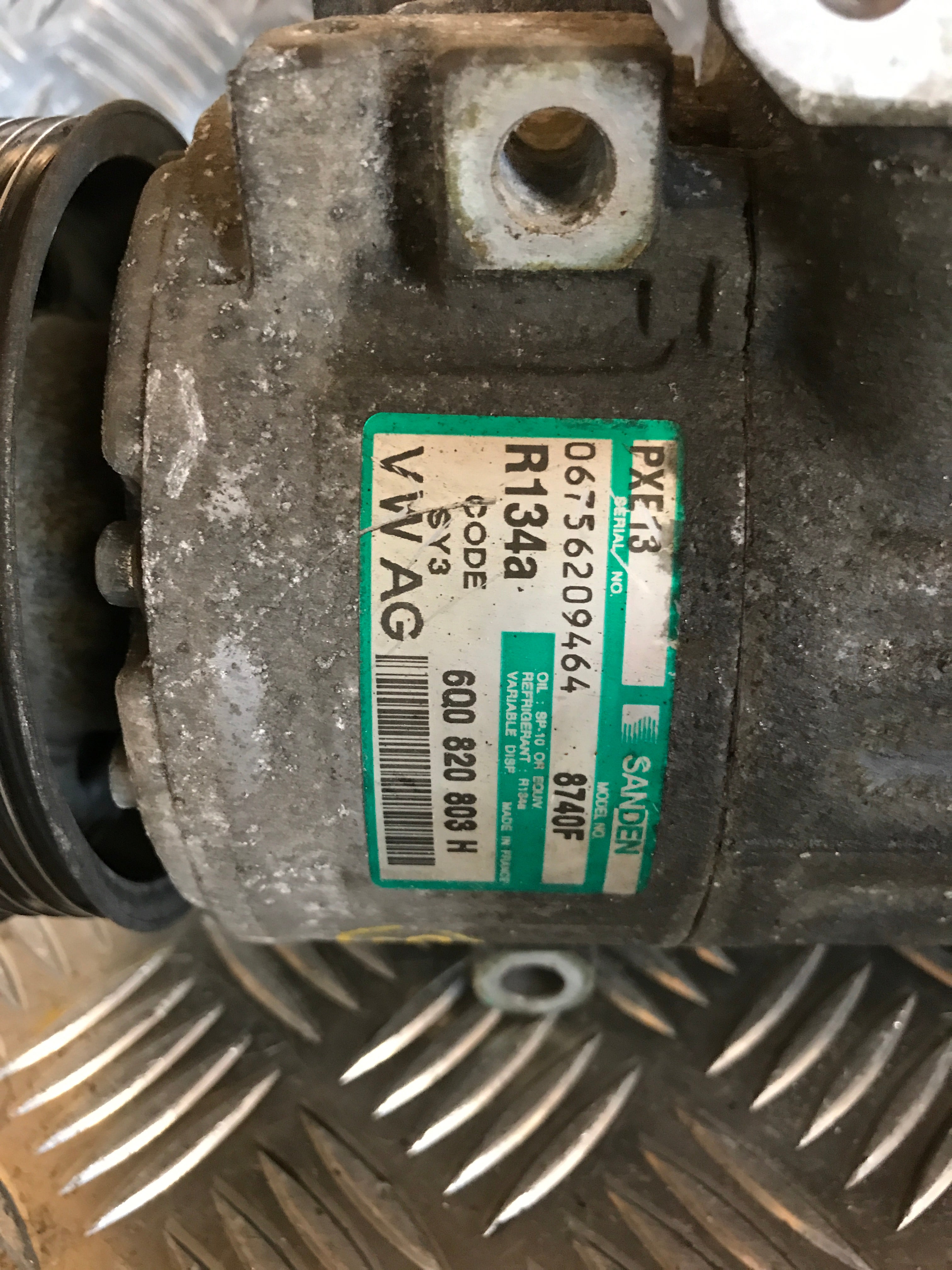 Skoda Fabia Aircondition Pumpe Med OEM Nr. 6Q0820803H Fra Skoda Ophugger