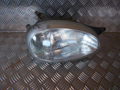 Opel Corsa B Forlygte Med OEM Nr. Ophugger Fra Opel Ophugger