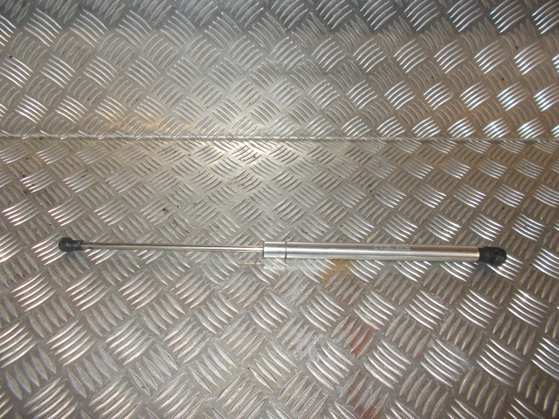 VW Lupo 6E/6X Bagklapsdæmper Med OEM Nr. Ophugger Fra VW Ophugger