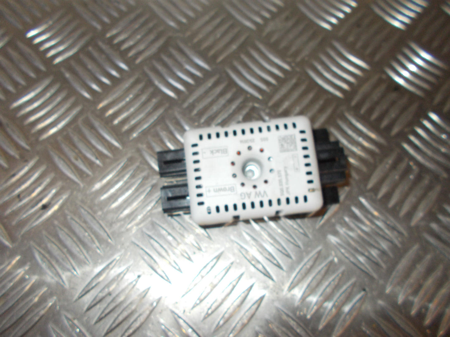 VW Touran GP2 Radio Div. Tilbehør Med OEM Nr. 5Q0035570 Fra VW Ophugger