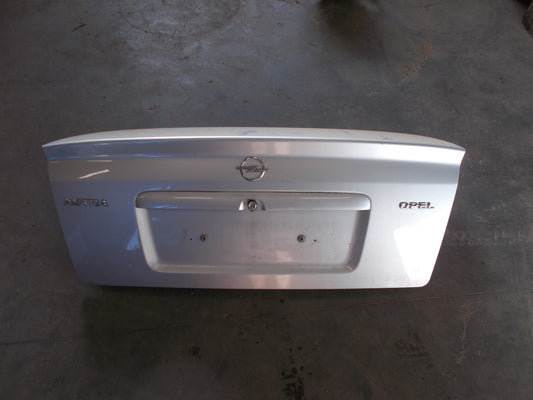 Opel Astra G Bagklap Med OEM Nr. Ophugger Fra Opel Ophugger