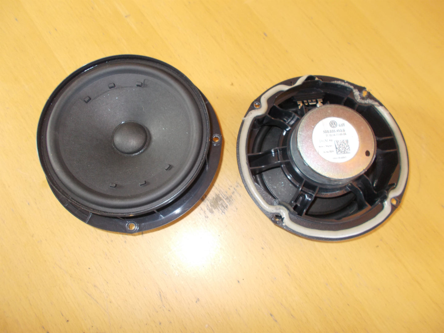 VW Golf 7 AU Højttaler Med OEM Nr. 5G0035453G Fra VW Ophugger
