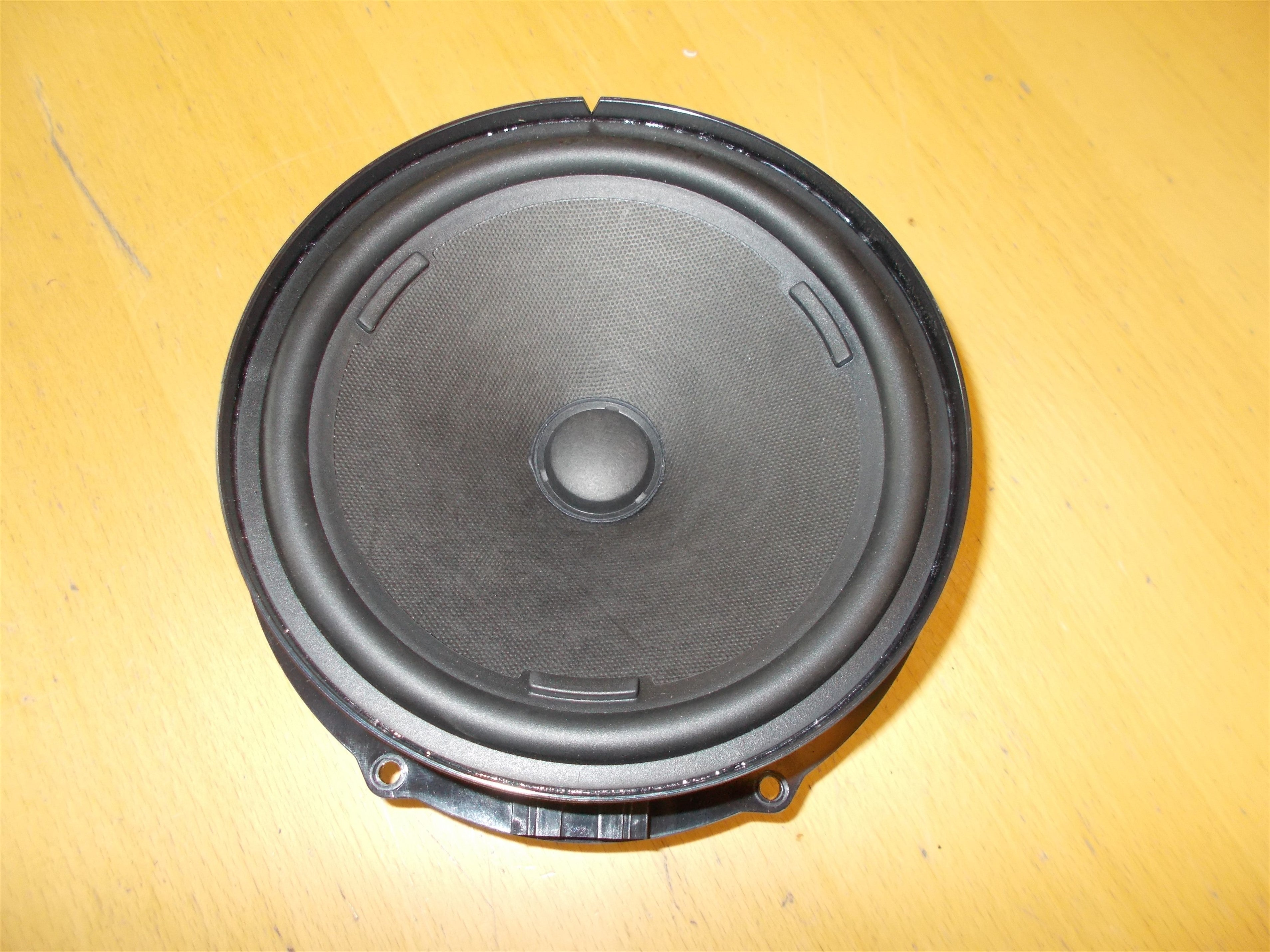 VW Tiguan Højttaler Med OEM Nr. 5TA035454 Fra VW Ophugger