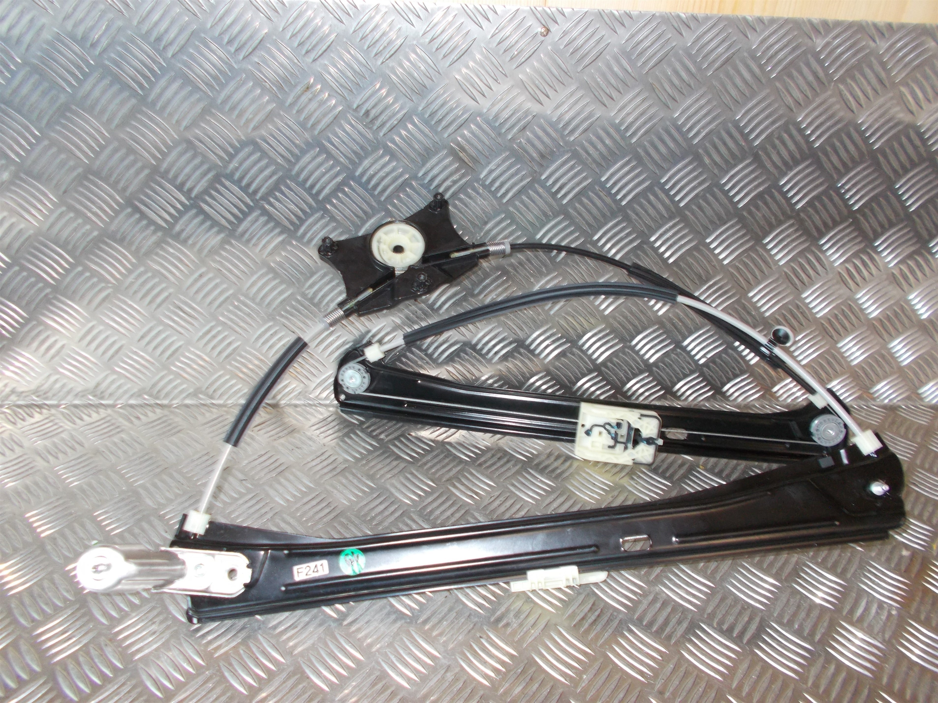 VW Tiguan Rudemotor - Rudehejs Med OEM Nr. 5NA837461 Fra VW Ophugger