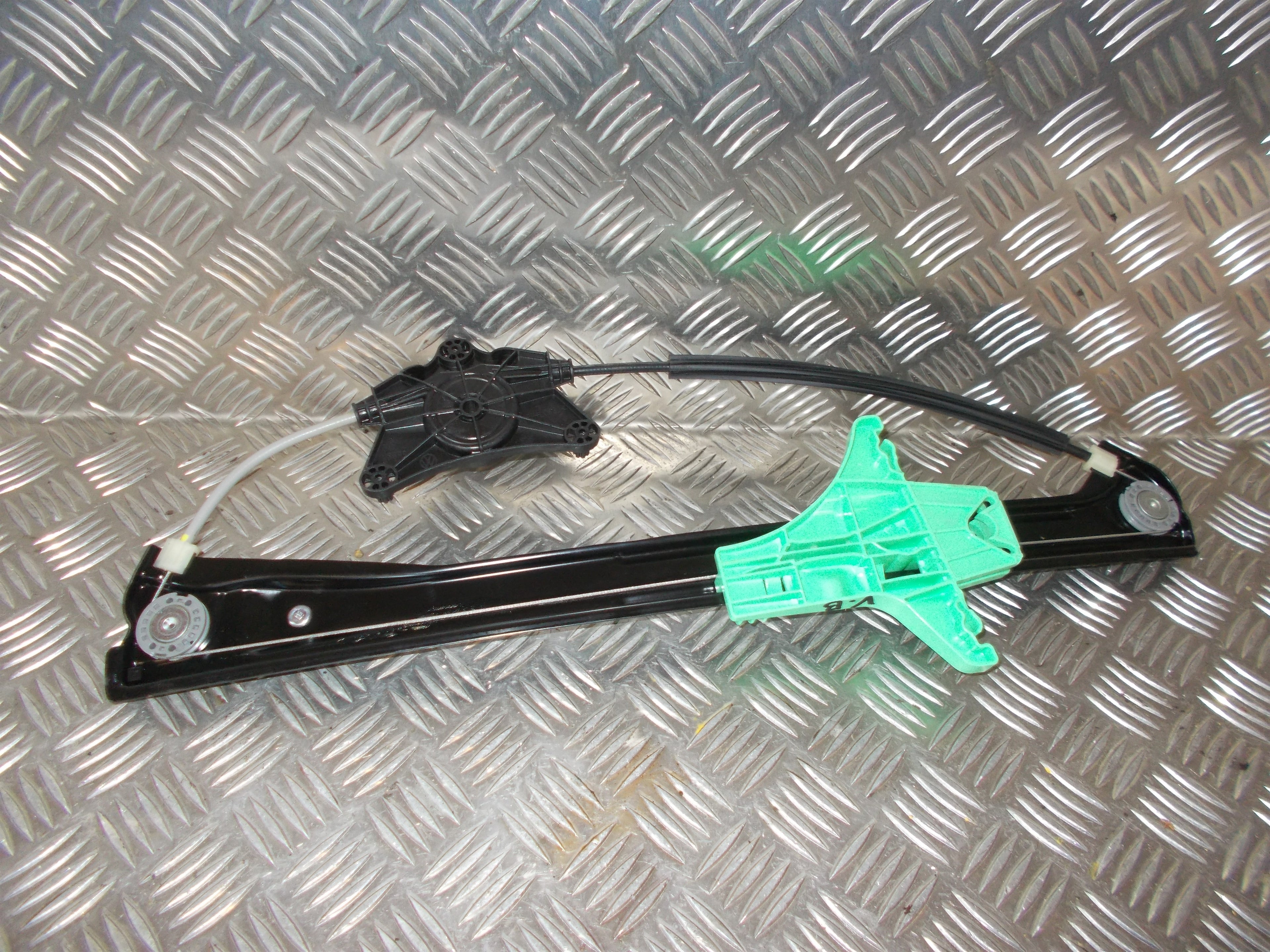 VW Tiguan Rudemotor - Rudehejs Med OEM Nr. 5NA839461B Fra VW Ophugger