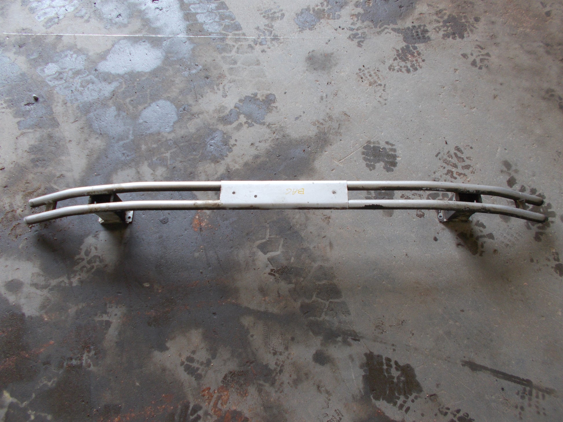 Suzuki Swift Bagkofanger Rå Med OEM Nr. 6556062J10 Fra Suzuki Ophugger