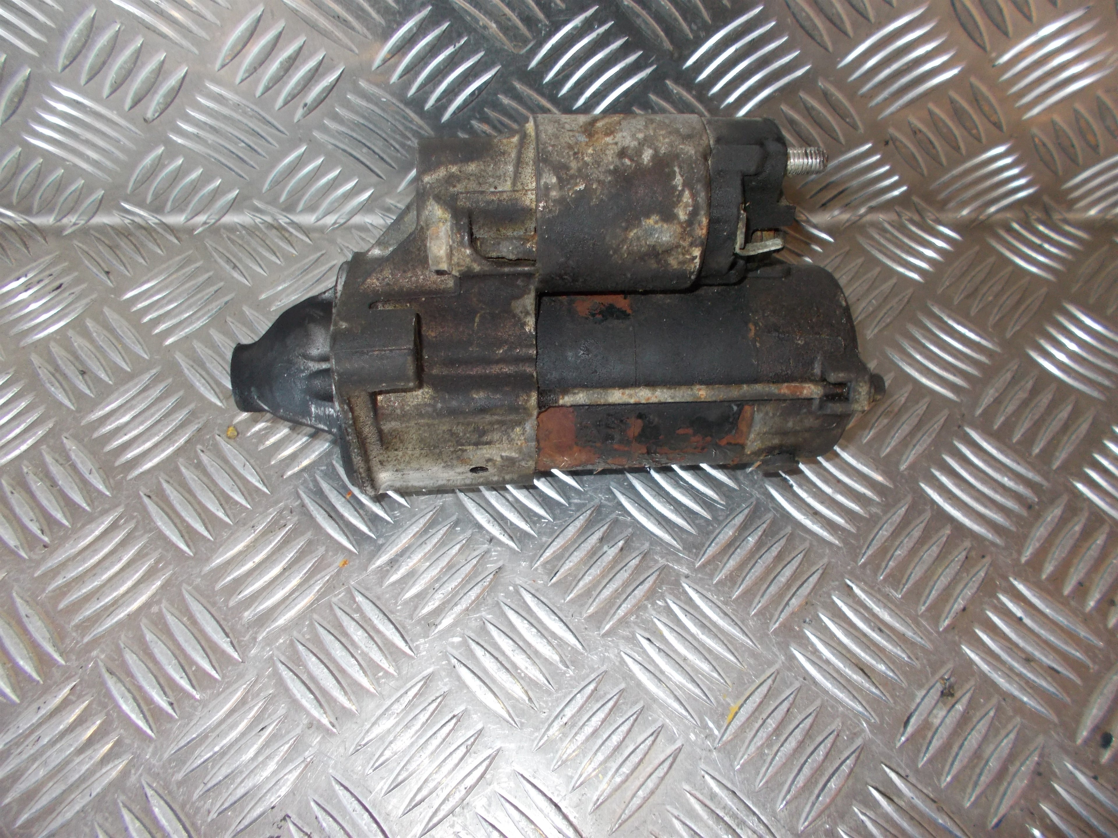 Suzuki Baleno Starter Med OEM Nr. 28000716 Fra Suzuki Ophugger