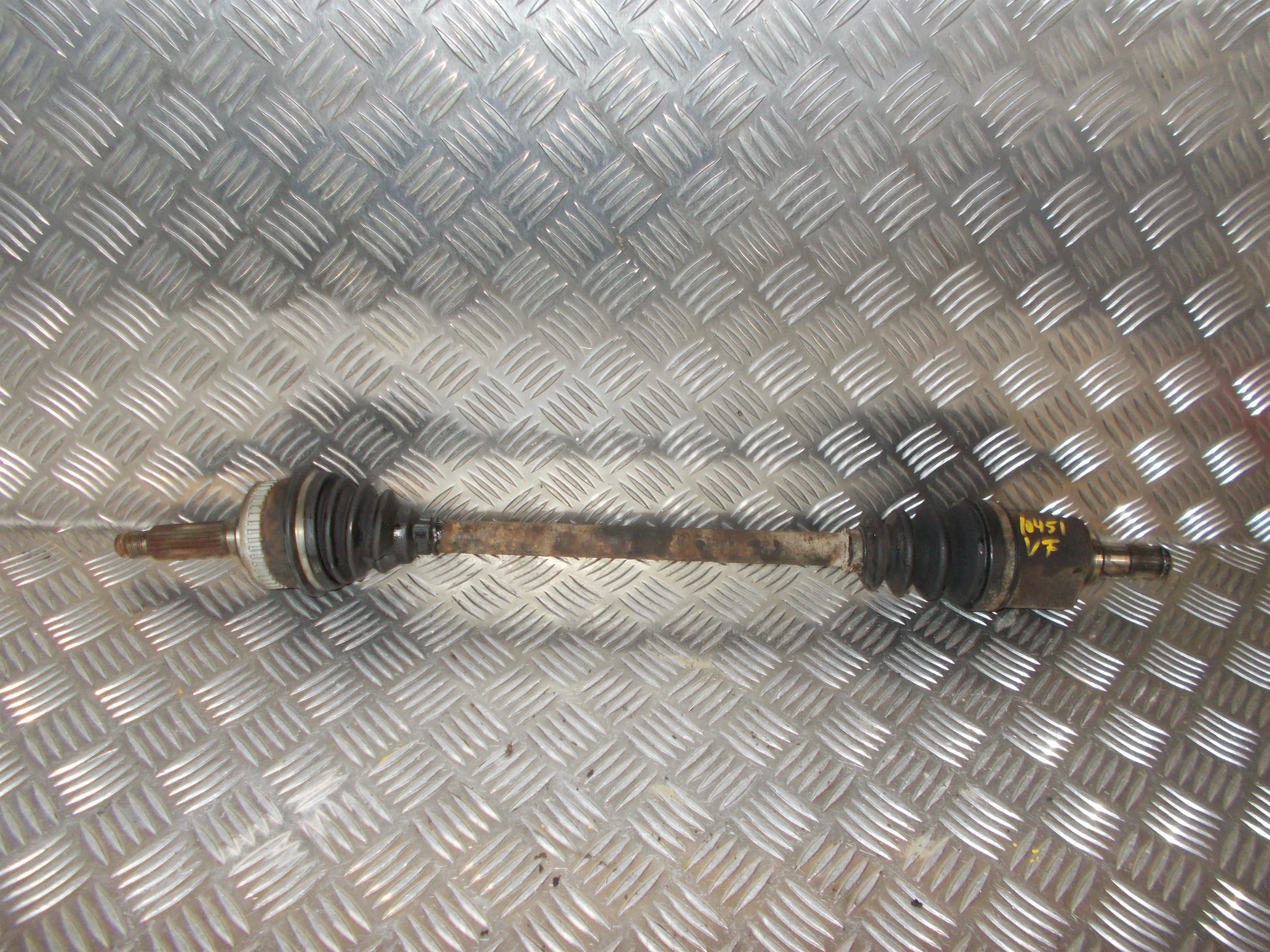 Suzuki Swift Trækaksel For V Med OEM Nr. 4410280EB0 Fra Suzuki Ophugger