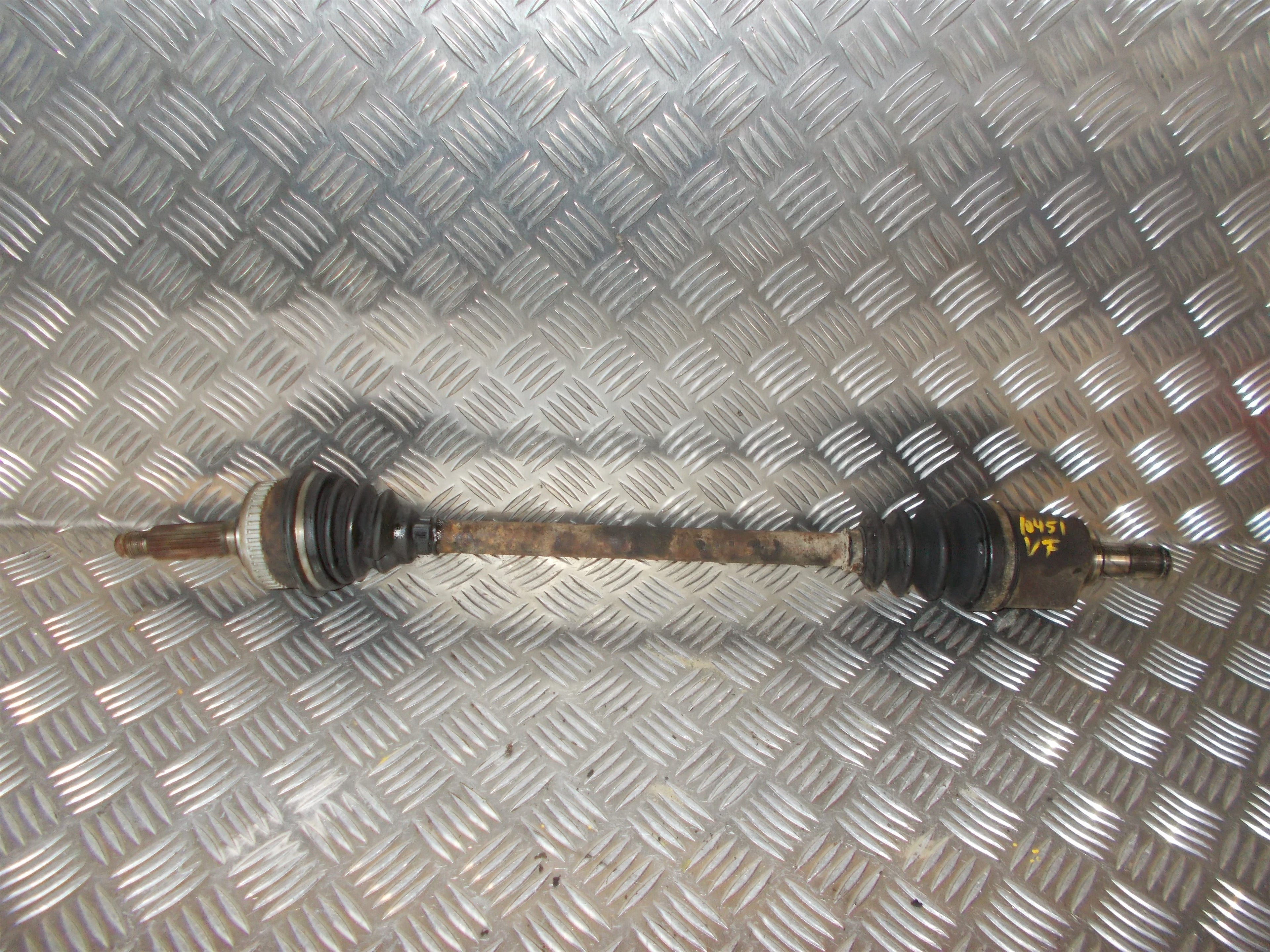 Suzuki Swift Trækaksel For V Med OEM Nr. 4410280EB0 Fra Suzuki Ophugger