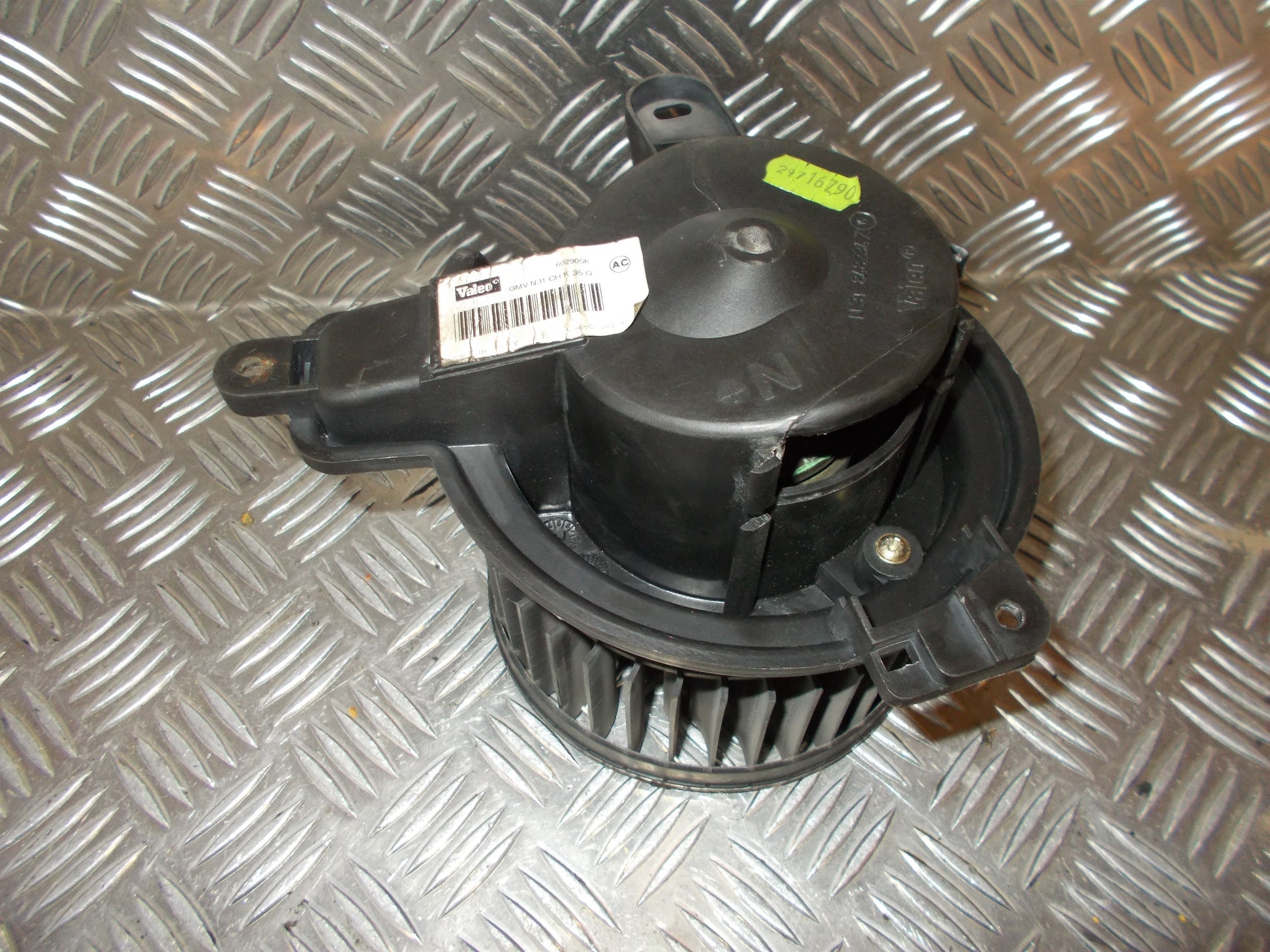 Peugeot 306 Varmeblæser Med OEM Nr. 644195 Fra Peugeot Ophugger