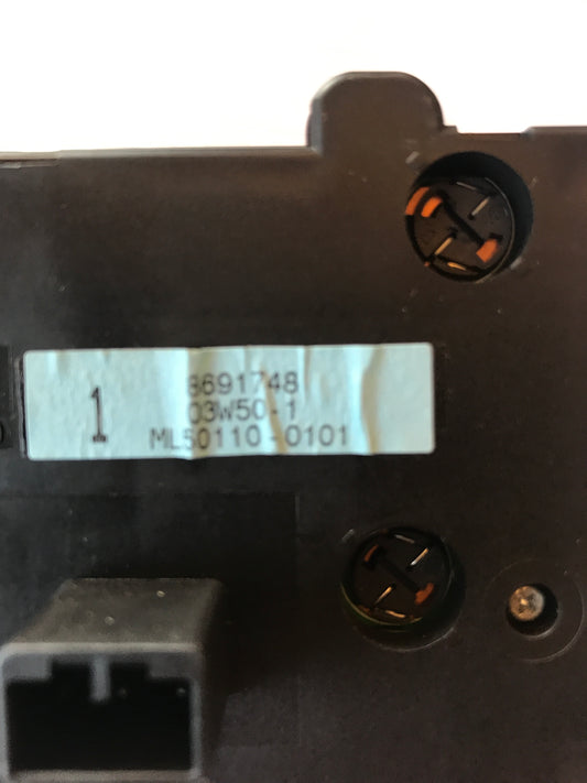 Volvo V70 Kontakt Lys Med OEM Nr. 8691748 Fra Volvo Ophugger