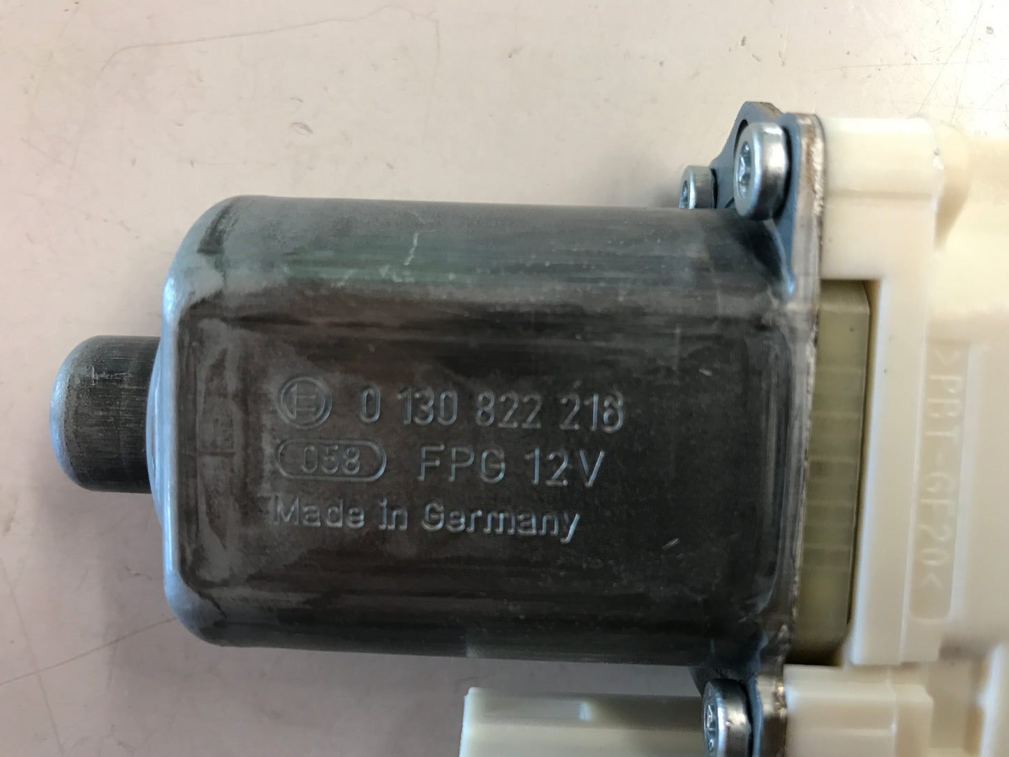 Ford Focus Rudemotor - Rudehejs Med OEM Nr. 0130822216 Fra Ford Ophugger