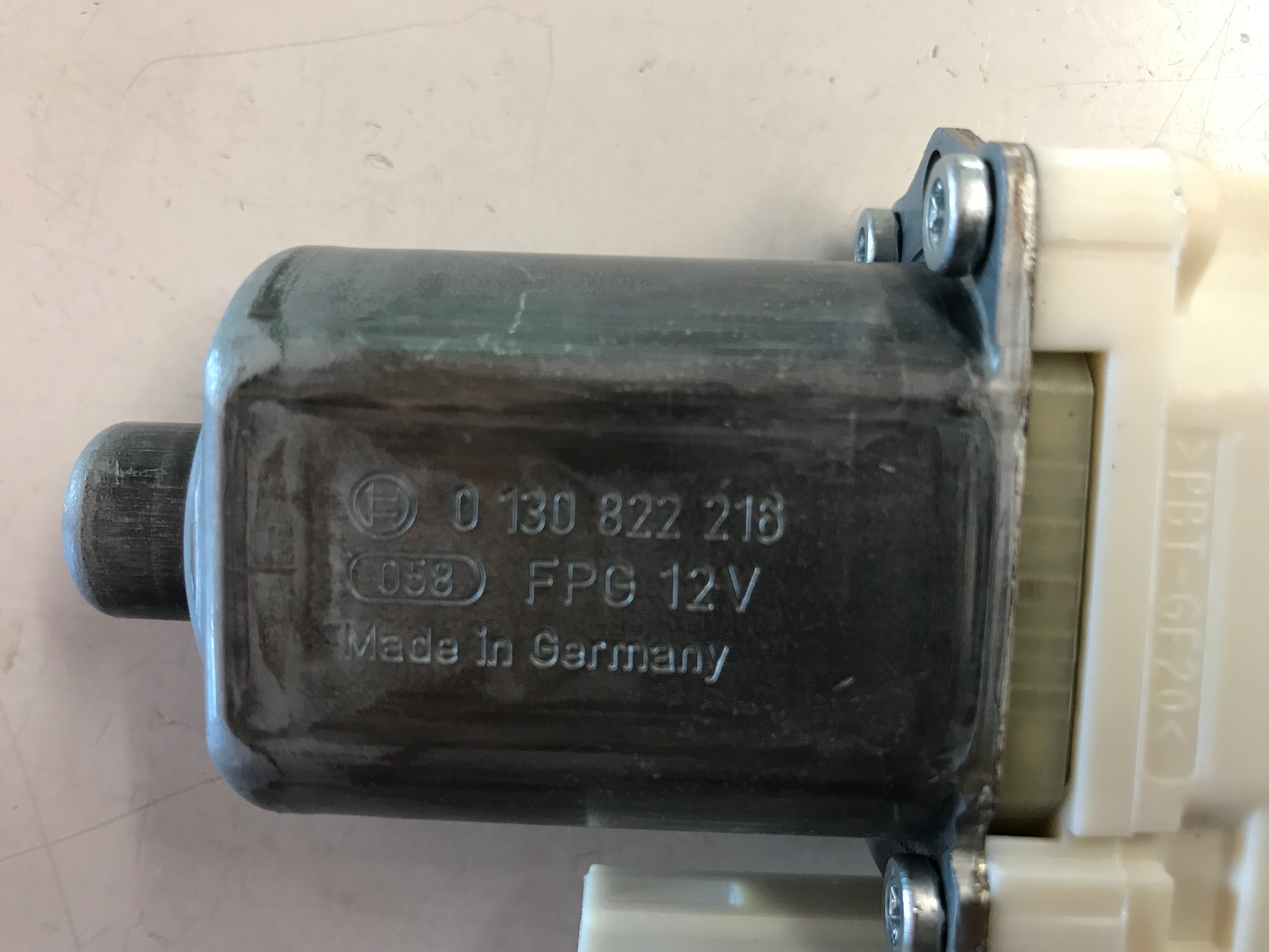 Ford Focus Rudemotor - Rudehejs Med OEM Nr. 0130822216 Fra Ford Ophugger
