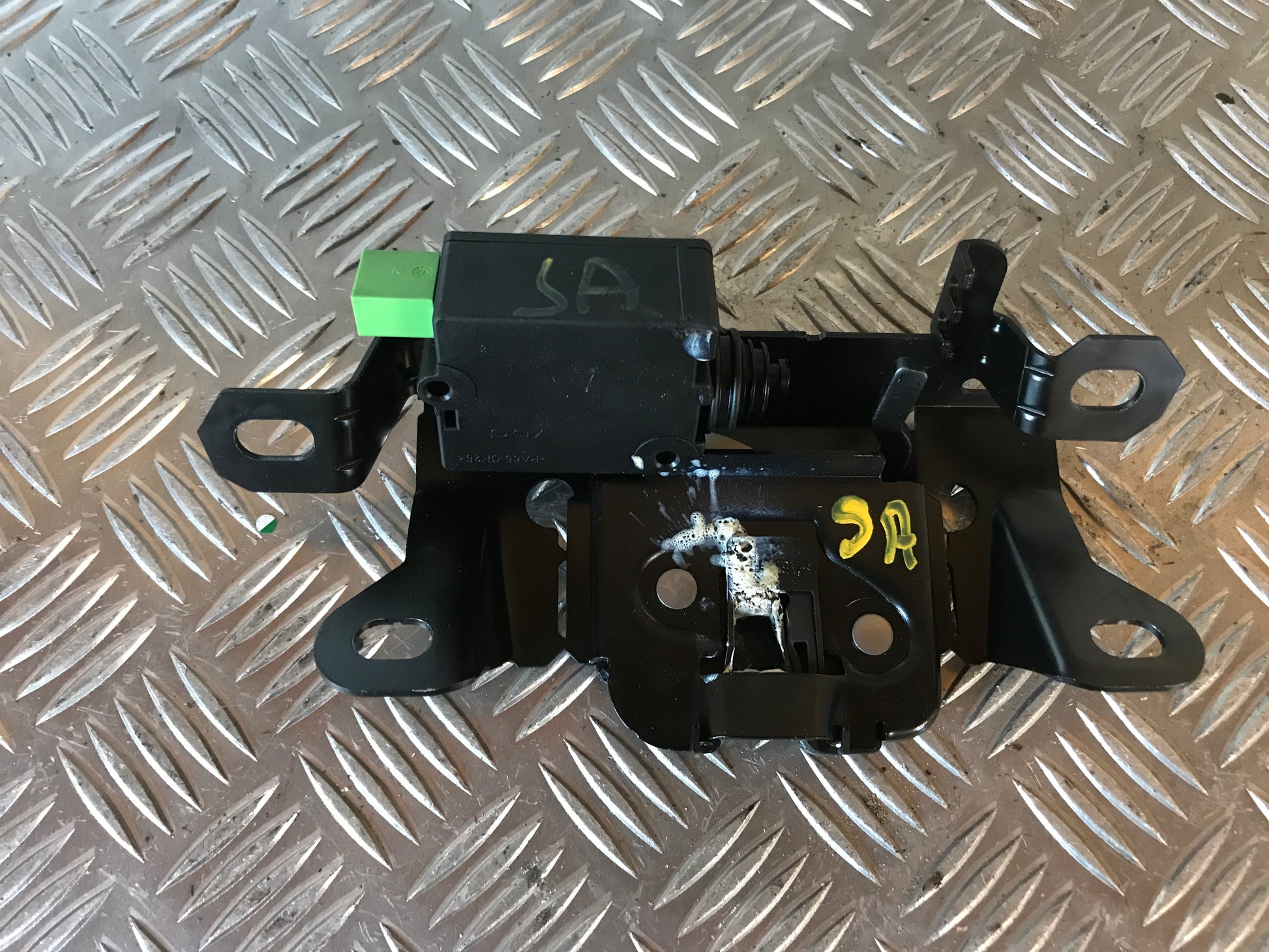 Volvo S60/V60 Dørlås Med OEM Nr. 30784739 Fra Volvo Ophugger