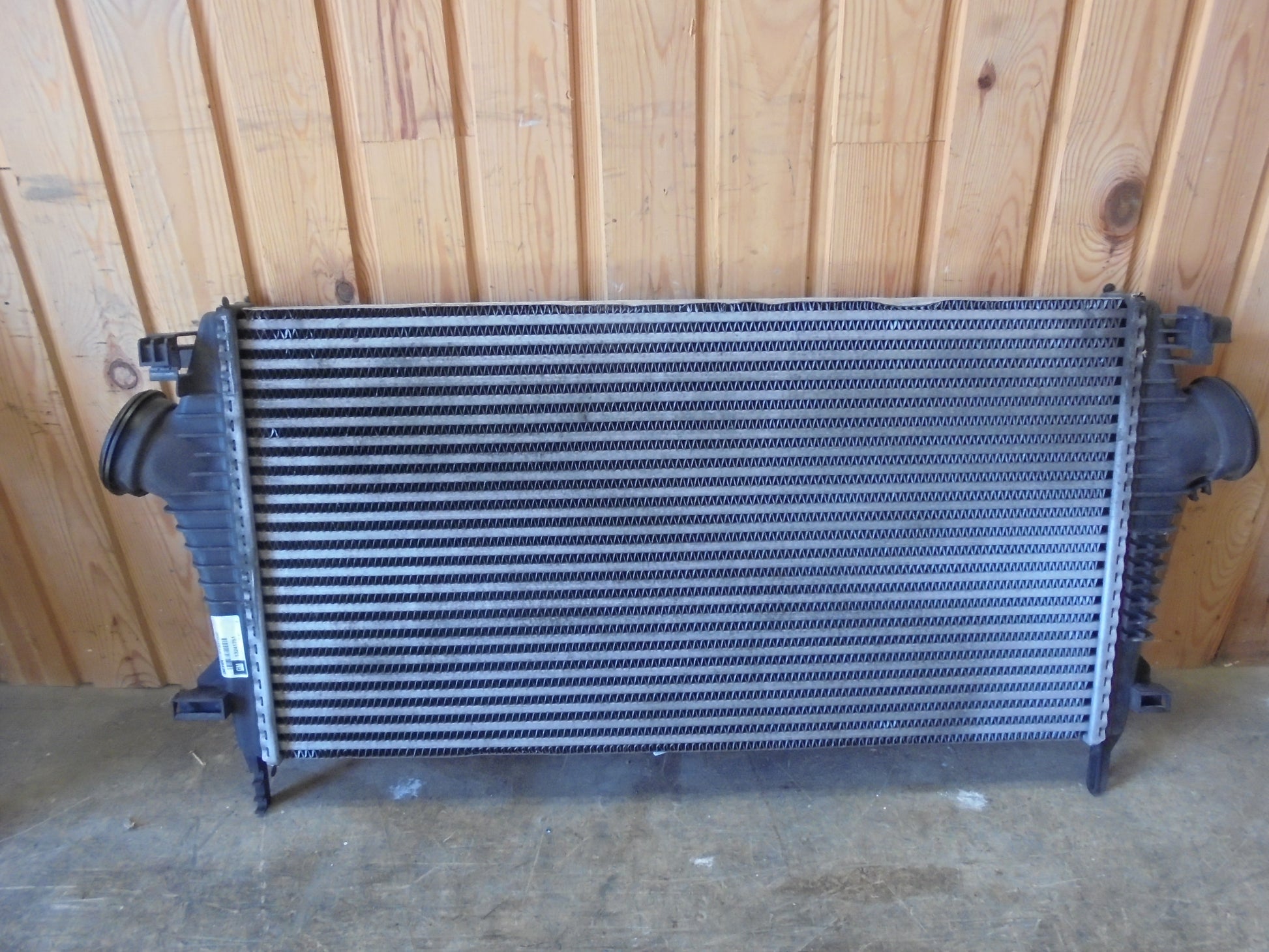 Opel Insignia A Køler Intercooler Med OEM Nr. 13241751 Fra Opel Ophugger