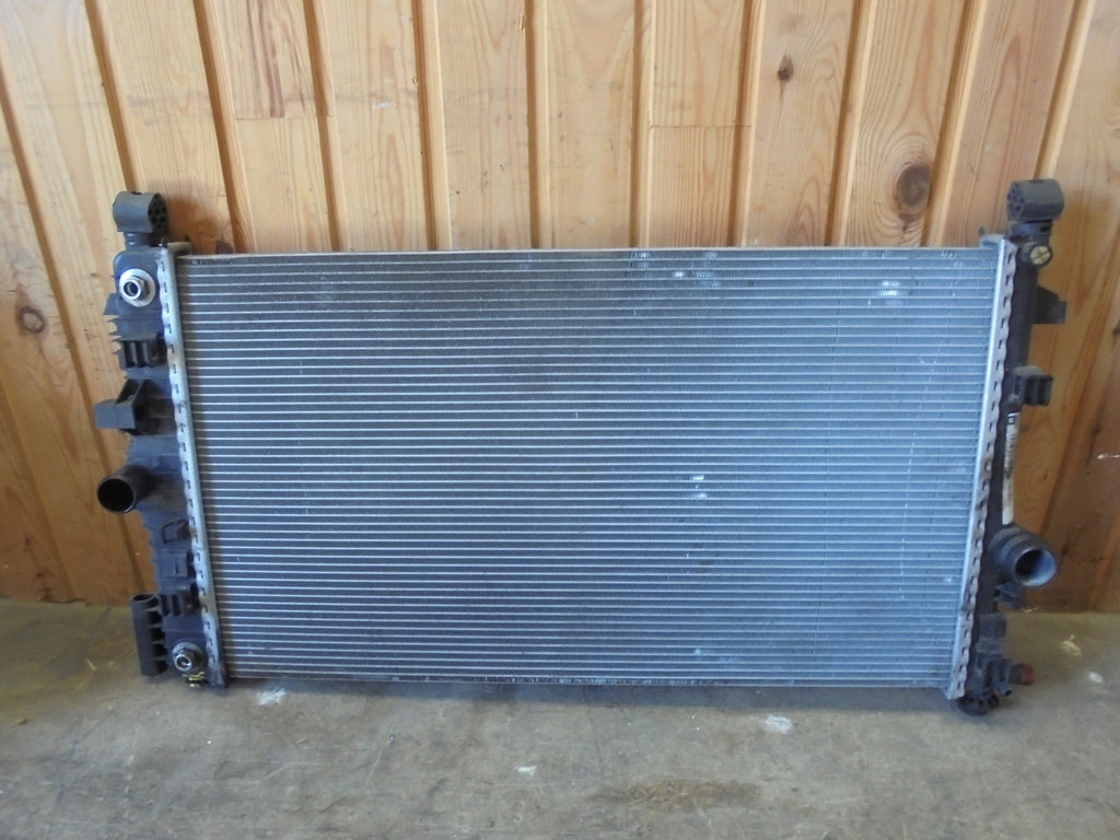 Opel Insignia A Køler Med OEM Nr. 1350380 Fra Opel Ophugger