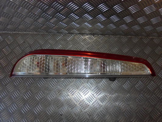 Ford Focus Baglygte Med OEM Nr. Ophugger Fra Ford Ophugger