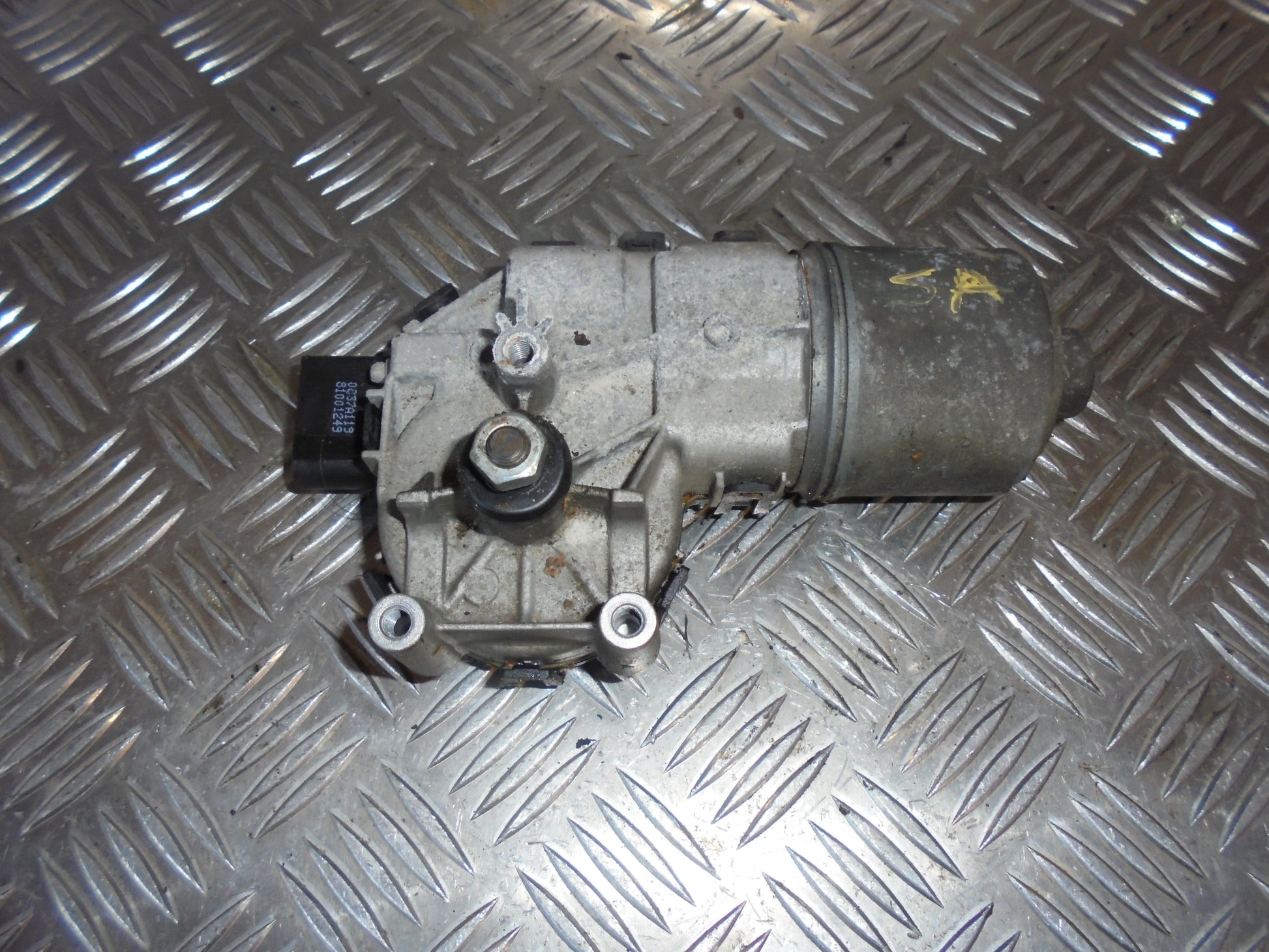 Ford Focus Viskermotor Med OEM Nr. Ophugger Fra Ford Ophugger