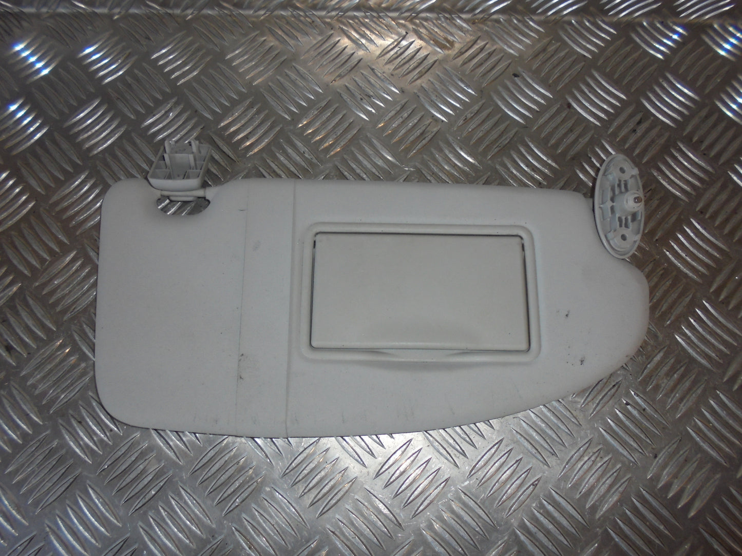 Ford Focus Solskærm Med OEM Nr. Ophugger Fra Ford Ophugger