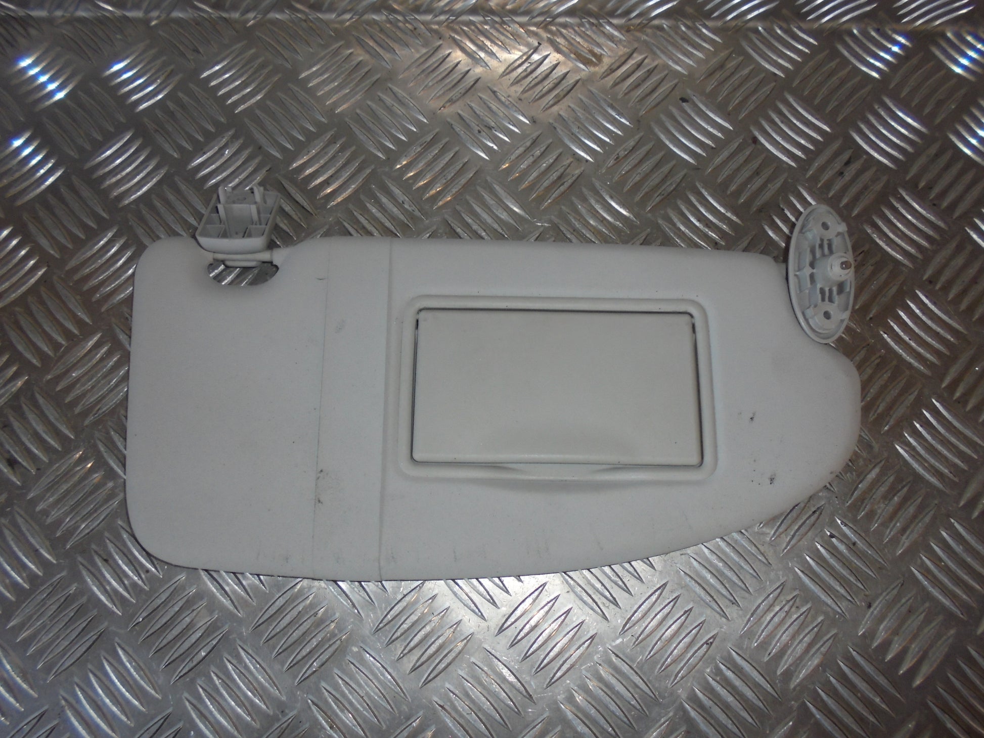 Ford Focus Solskærm Med OEM Nr. Ophugger Fra Ford Ophugger