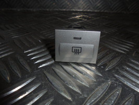 Ford Focus Kontakt El-Rude Med OEM Nr. Ophugger Fra Ford Ophugger