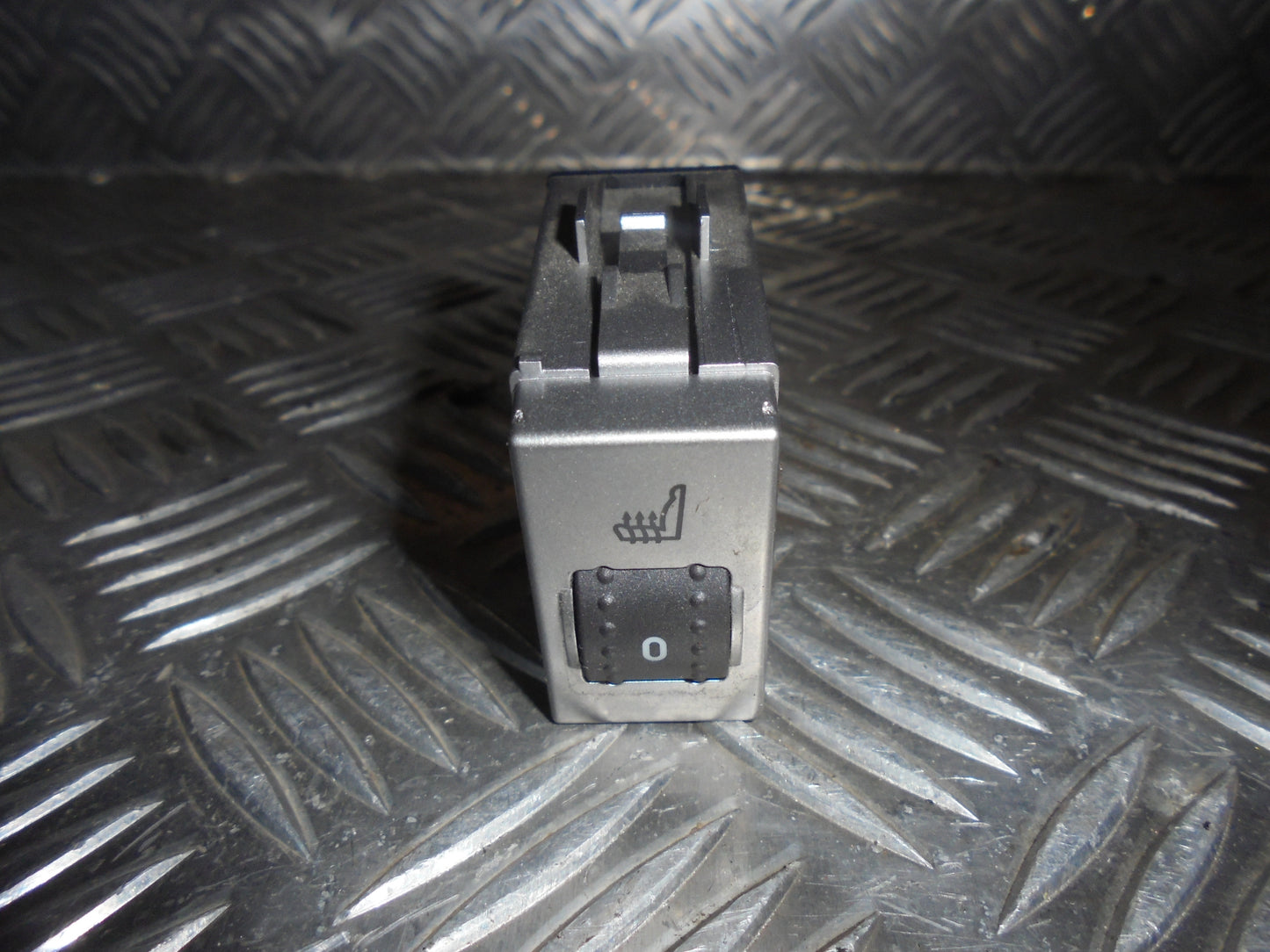 Ford Focus Kontakt Sædevarme Med OEM Nr. Ophugger Fra Ford Ophugger