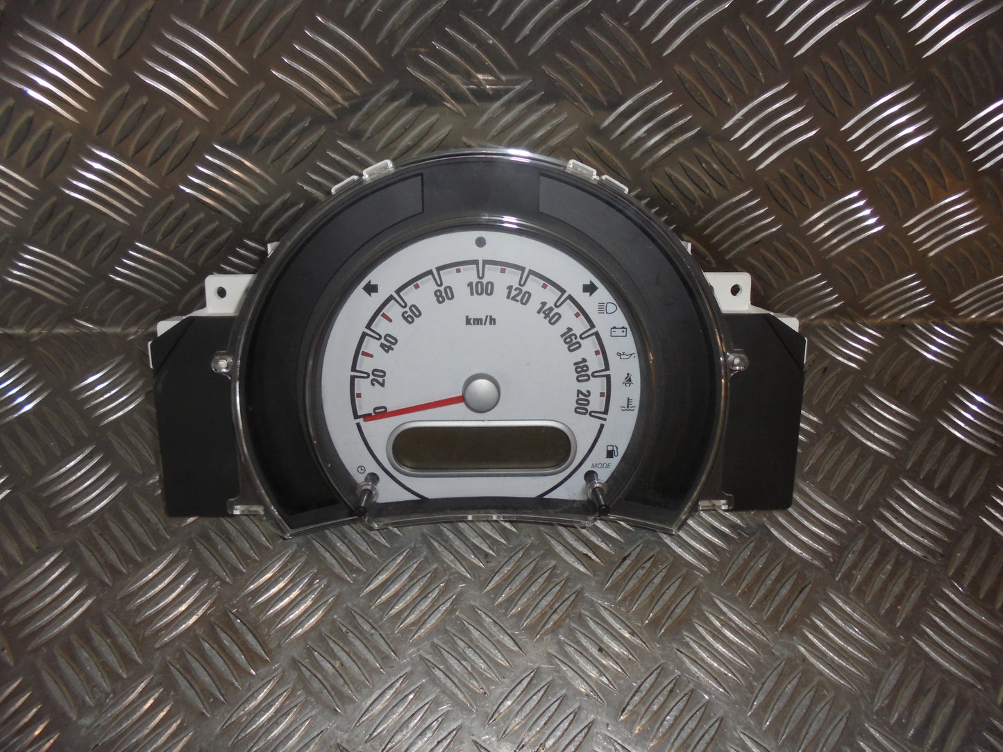 Opel Agila B Instrument  Med OEM Nr. Ophugger Fra Opel Ophugger