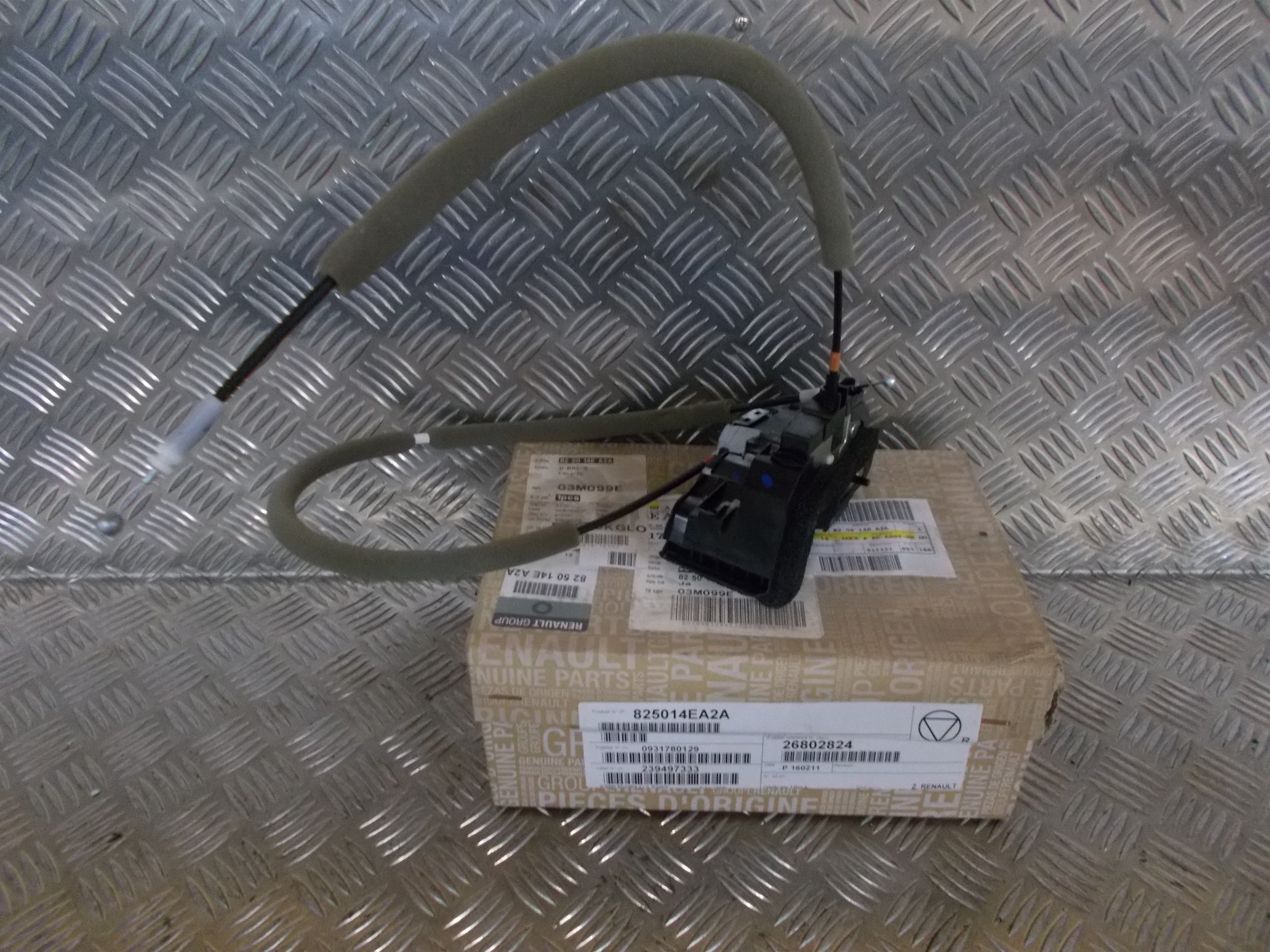 Nissan Qashqai Dørlås Med OEM Nr. 825014EA2A Fra Nissan Ophugger
