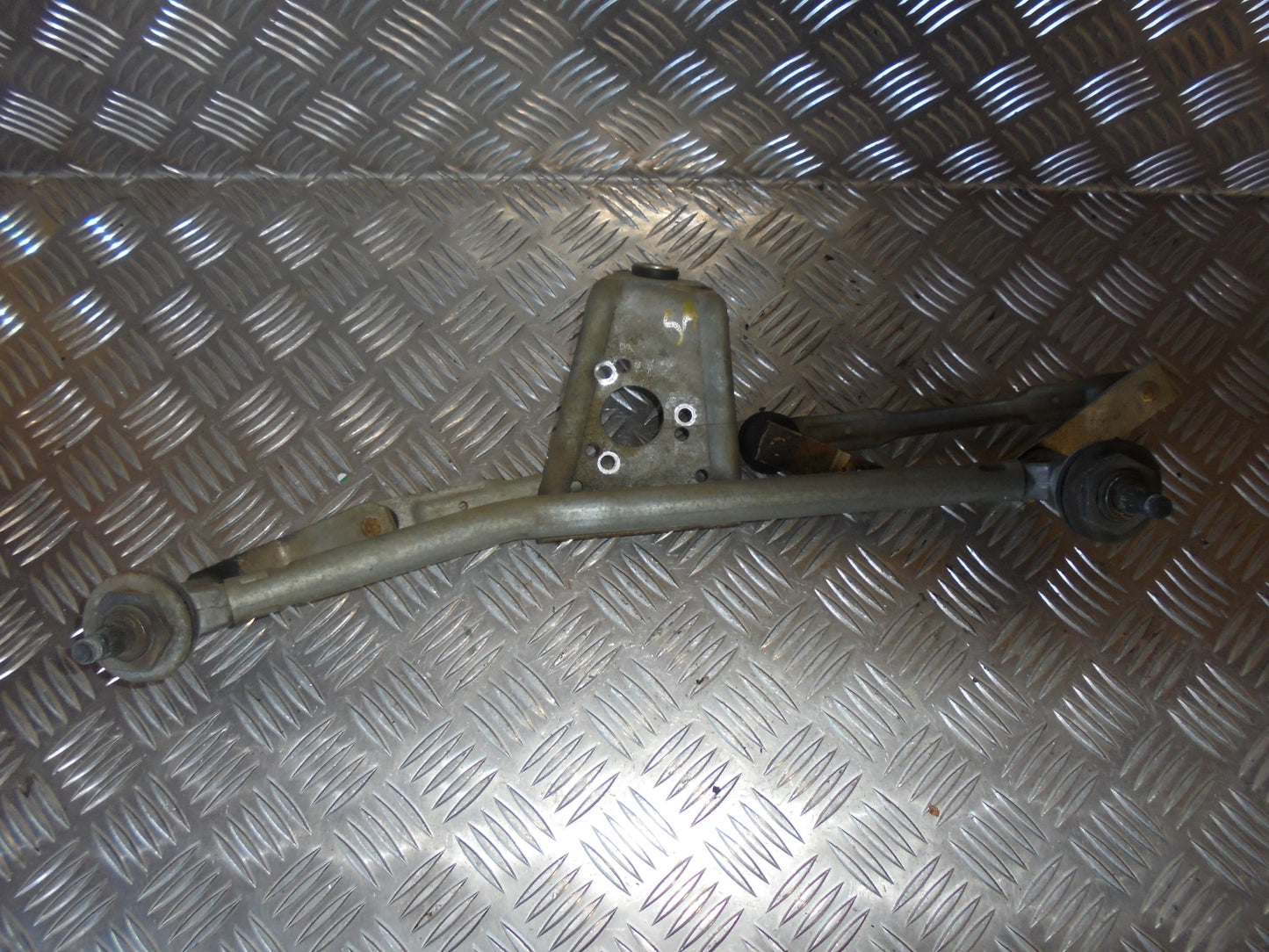 Peugeot 206 Viskertræk Med OEM Nr. 6401F9 Fra Peugeot Ophugger