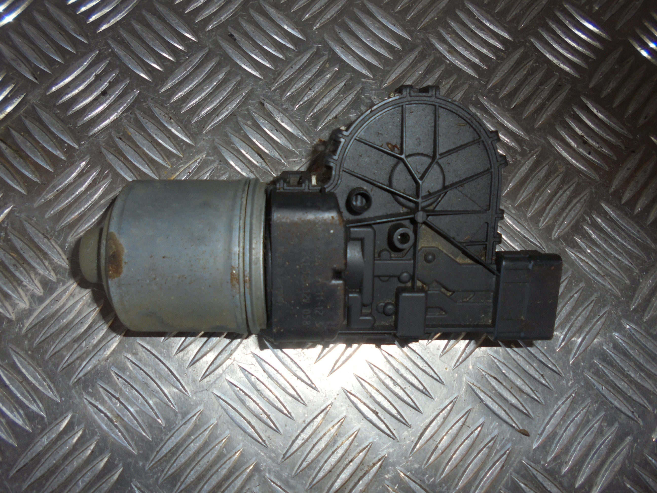 Peugeot 206 Viskermotor Med OEM Nr. 6405N5 Fra Peugeot Ophugger