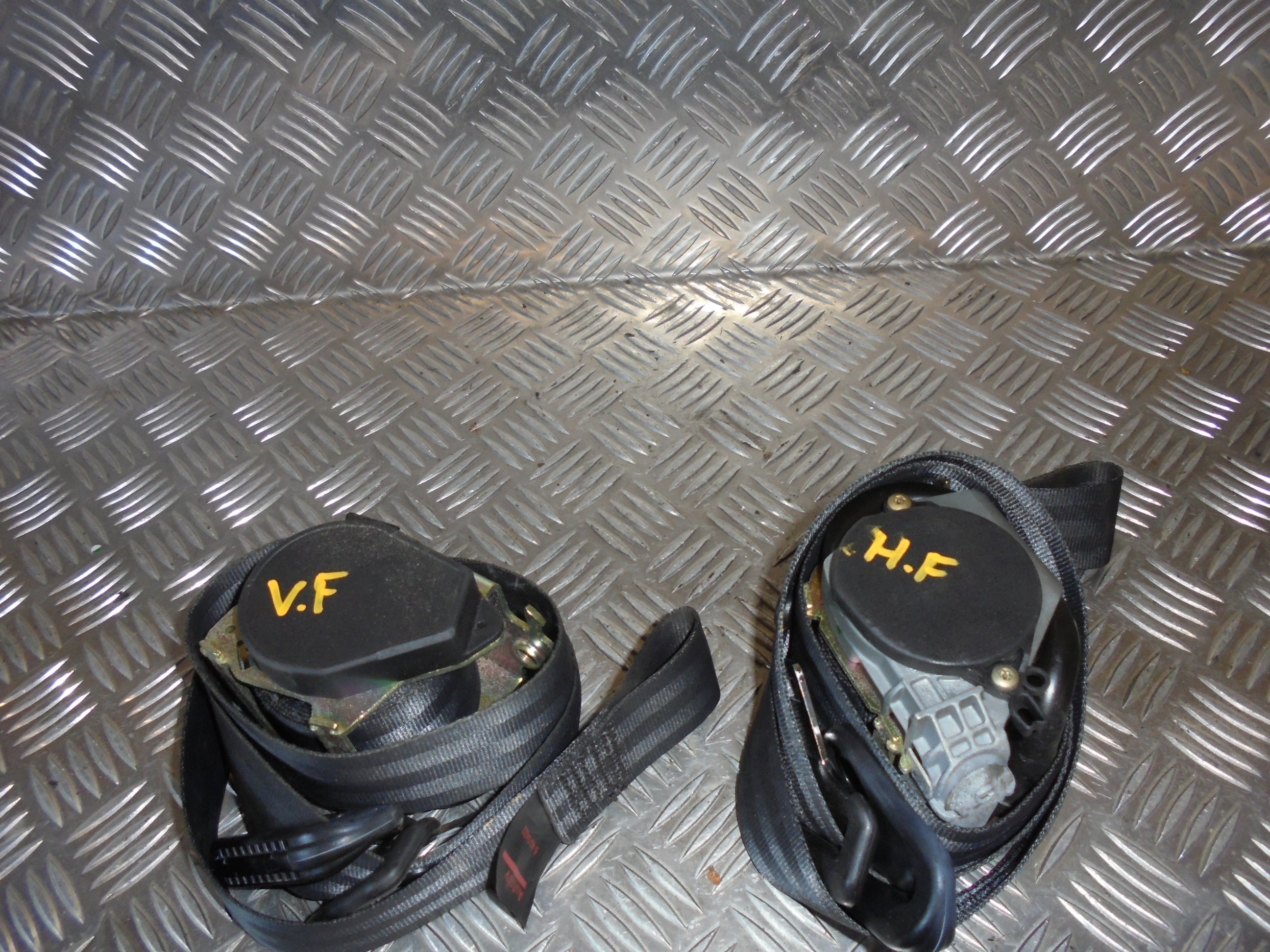 Peugeot 206 Sikkerhedsseler For Med OEM Nr. 5420379 Fra Peugeot Ophugger