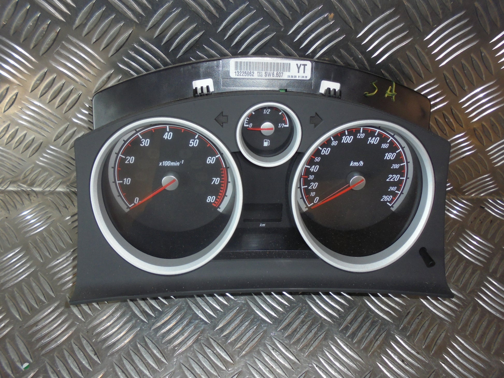 Opel Astra H Speedometer - Instrument Med OEM Nr. 13225970 Fra Opel Ophugger