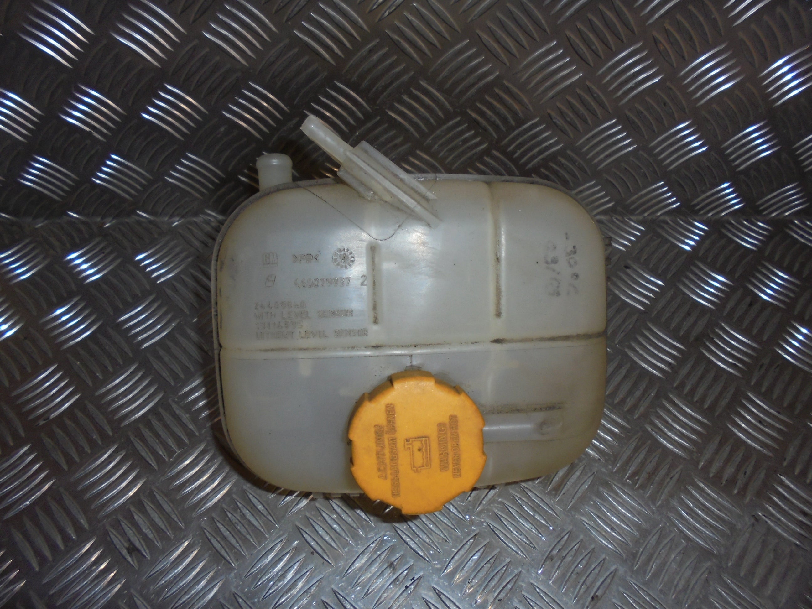Opel Astra H Ekspansionsbehold Med OEM Nr. 13114995 Fra Opel Ophugger