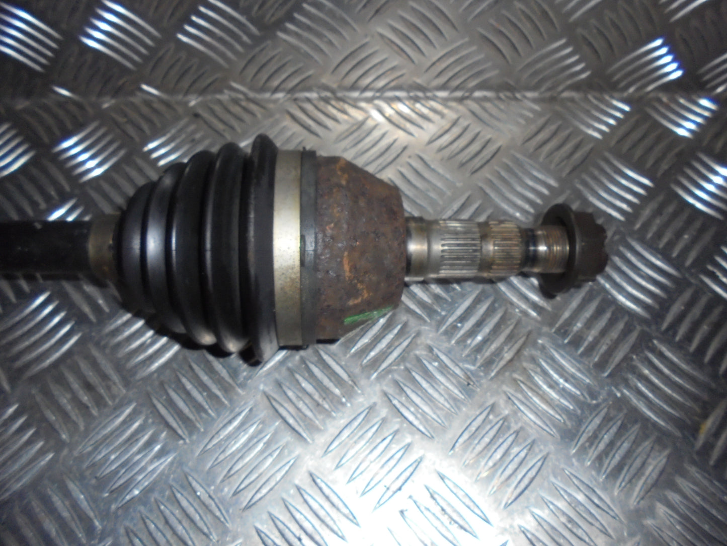 Opel Astra H Trækaksel For V Med OEM Nr. 13136379 Fra Opel Ophugger