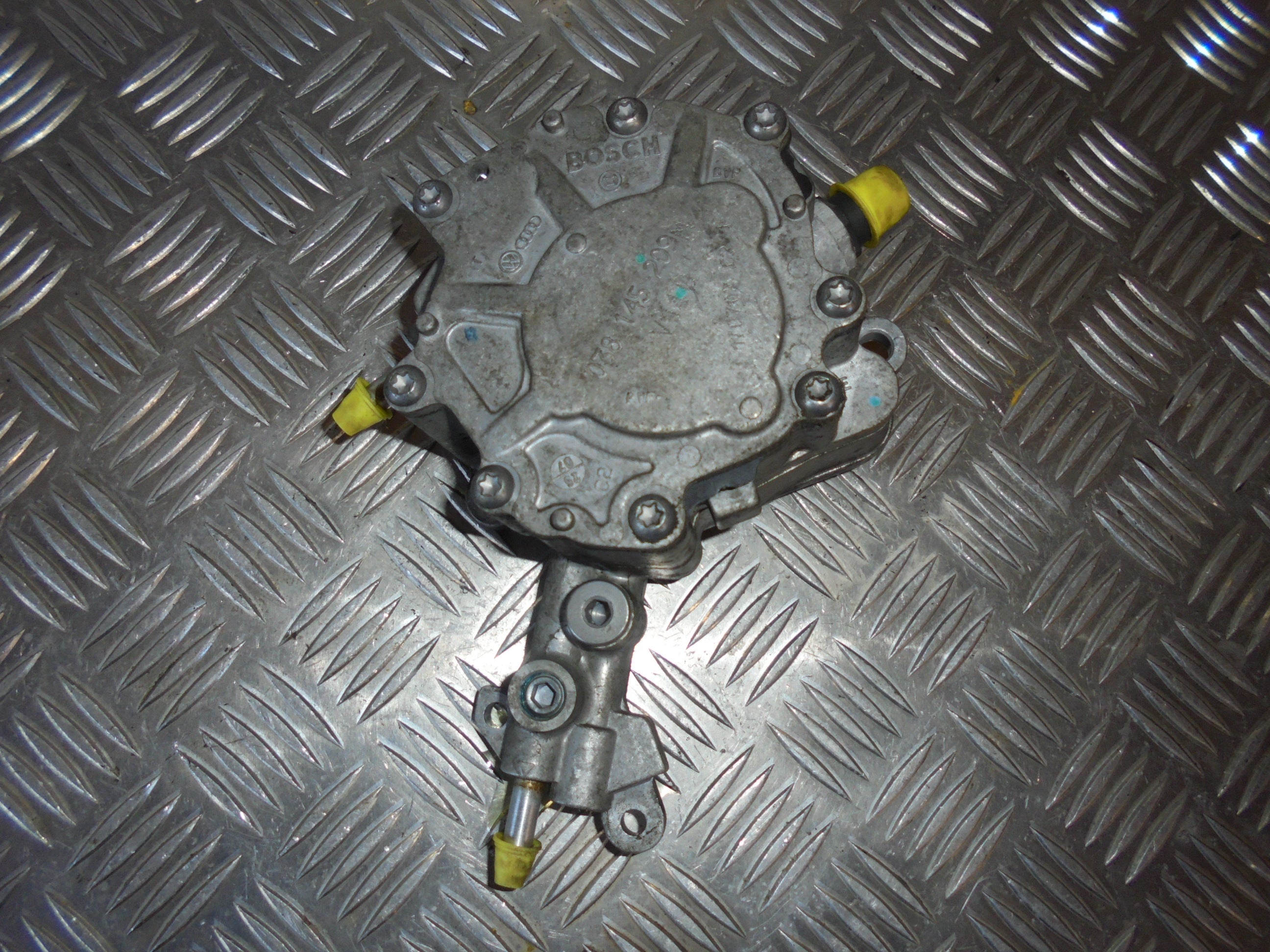 VW Touran 1T/Gp Dieselpumpe Med OEM Nr. 038145209M Fra VW Ophugger