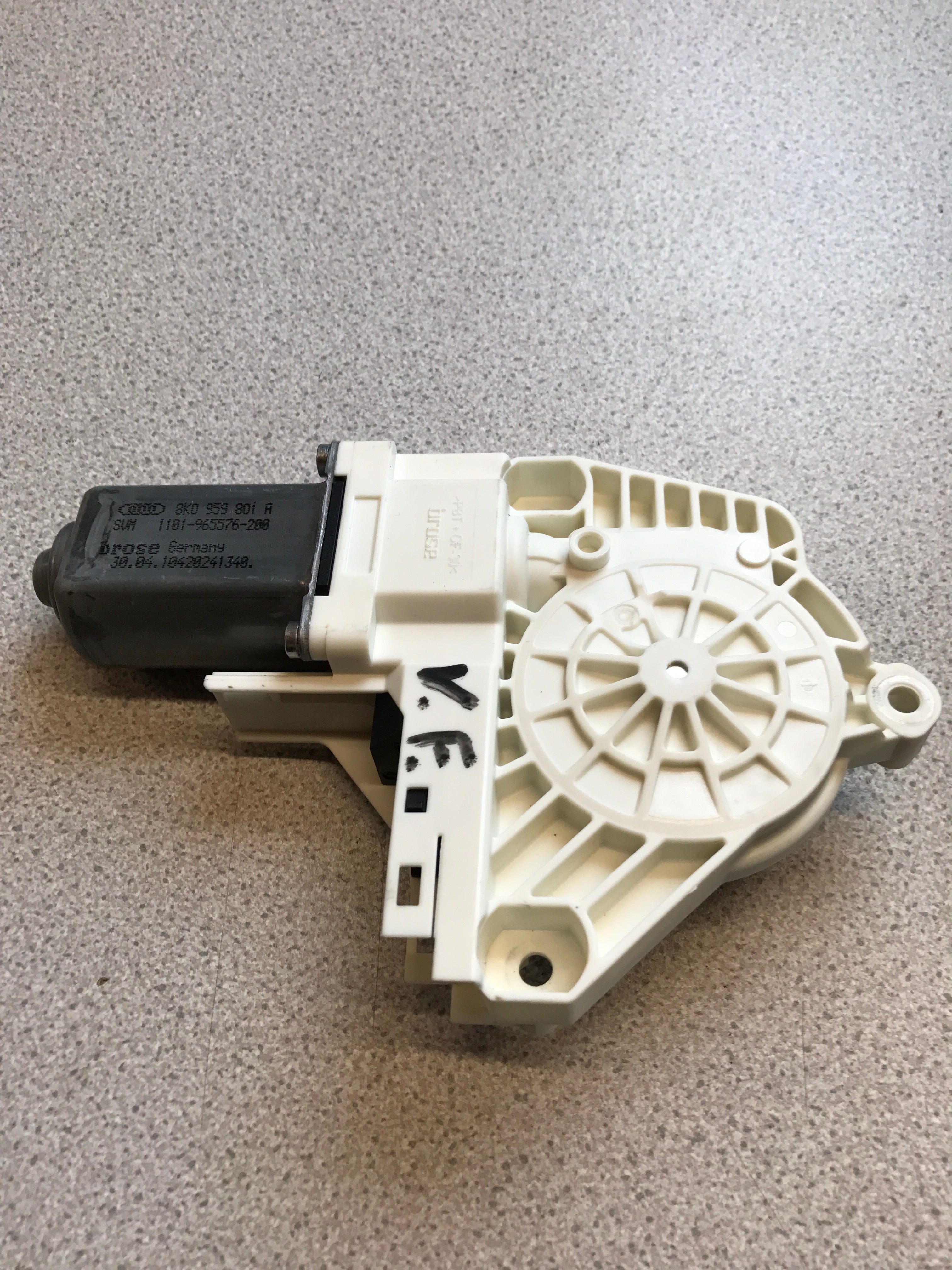 Audi A4 Rudemotor - Rudehejs Med OEM Nr. 8K0959801A Fra Audi Ophugger