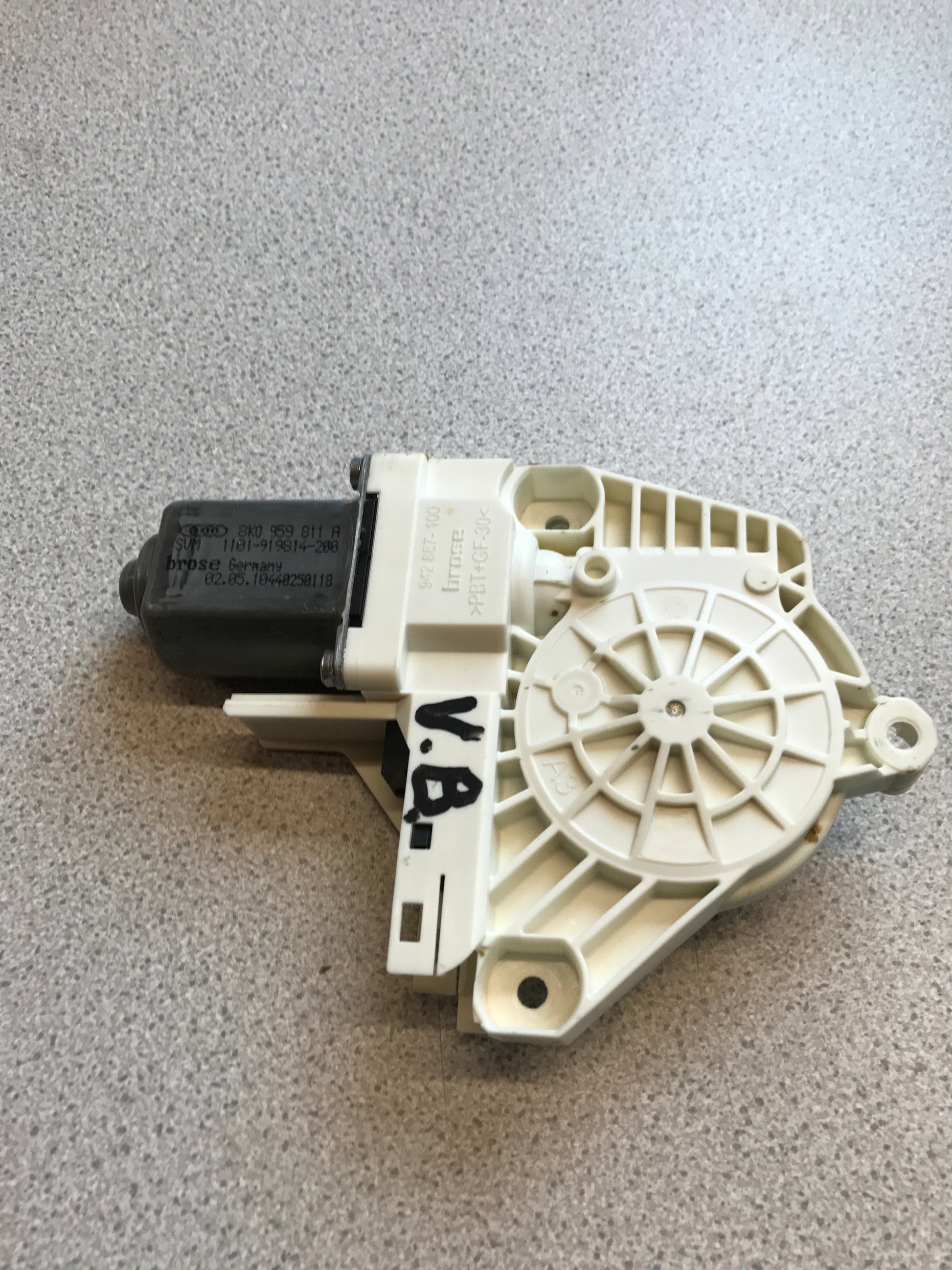 Audi A4 8K Rudemotor - Rudehejs Med OEM Nr. 8K0959811A Fra Audi Ophugger