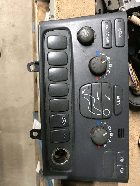 Volvo 80 Serie Varmeregulering Med OEM Nr. Ophugger Fra Volvo Ophugger