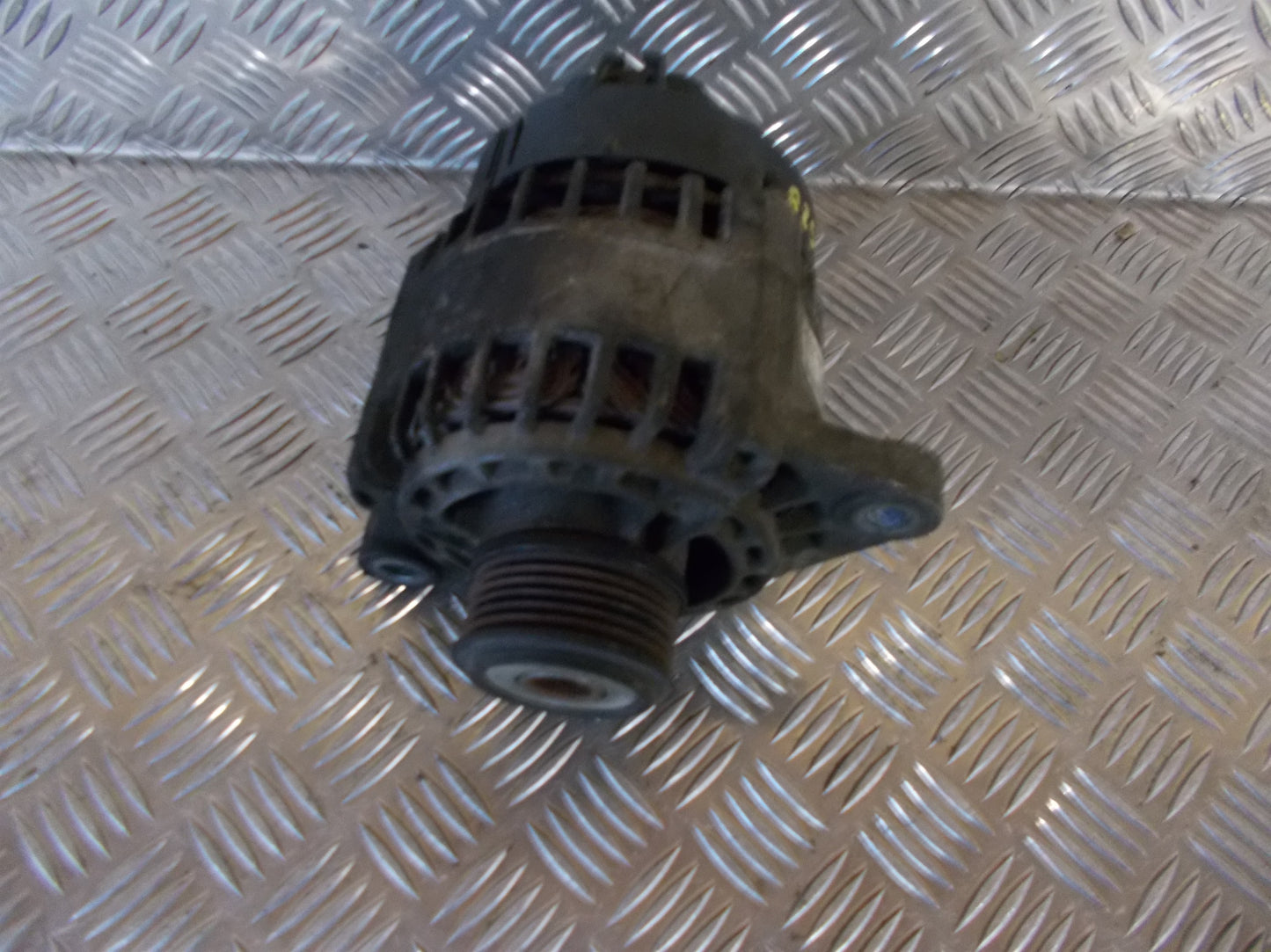 Fiat Punto II Generator Med OEM Nr. 46765838 Fra Fiat Ophugger