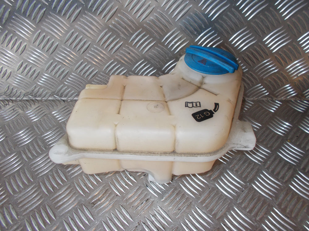 Audi A4 Ekspansionsbehold Med OEM Nr. 8E0121403 Fra Audi Ophugger