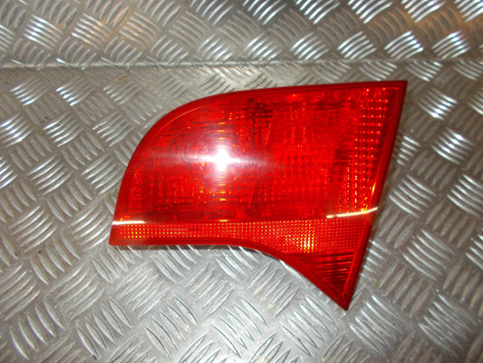 Audi A4 Baglygte Med OEM Nr. 8E9945094A Fra Audi Ophugger