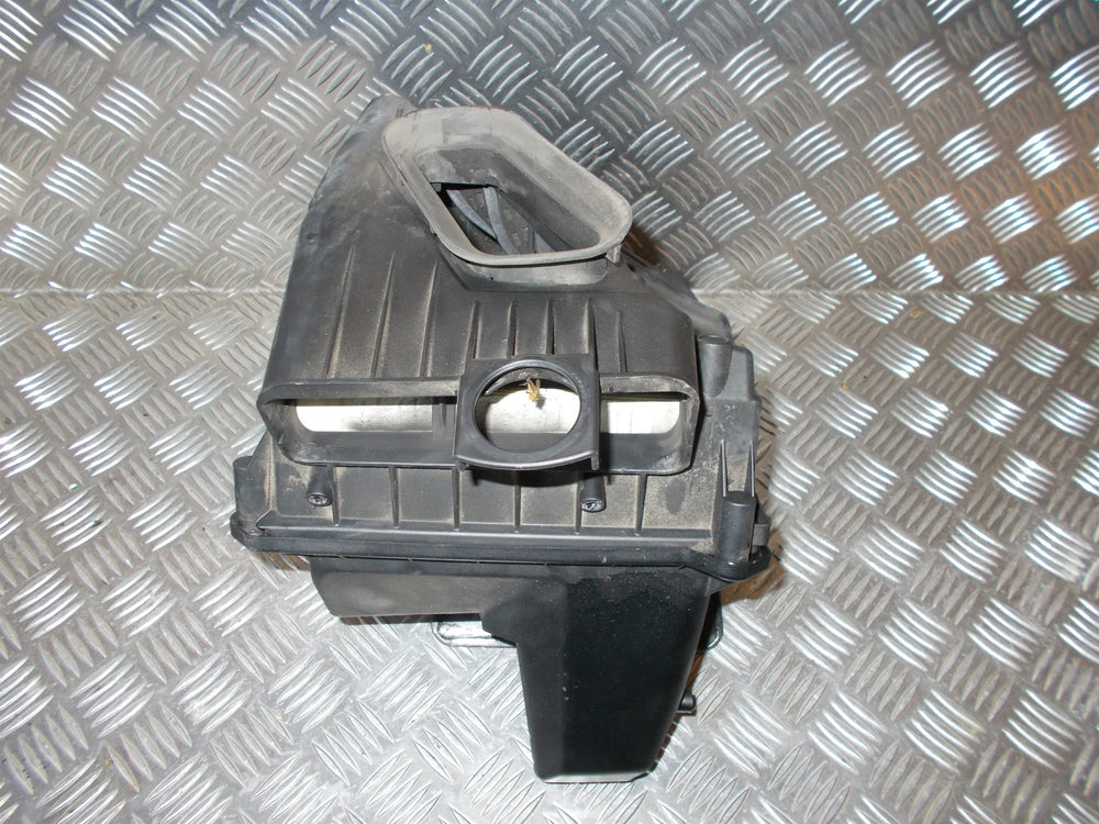 Audi A4 Luftfilterkasse  Med OEM Nr. 03G133837 Fra Audi Ophugger