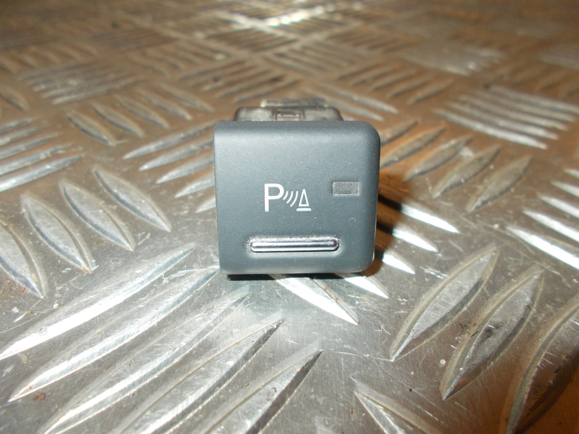 Audi A4 8E/8H  Pdc Sensor/Baksensor Med OEM Nr. 8E1919281B Fra Audi Ophugger