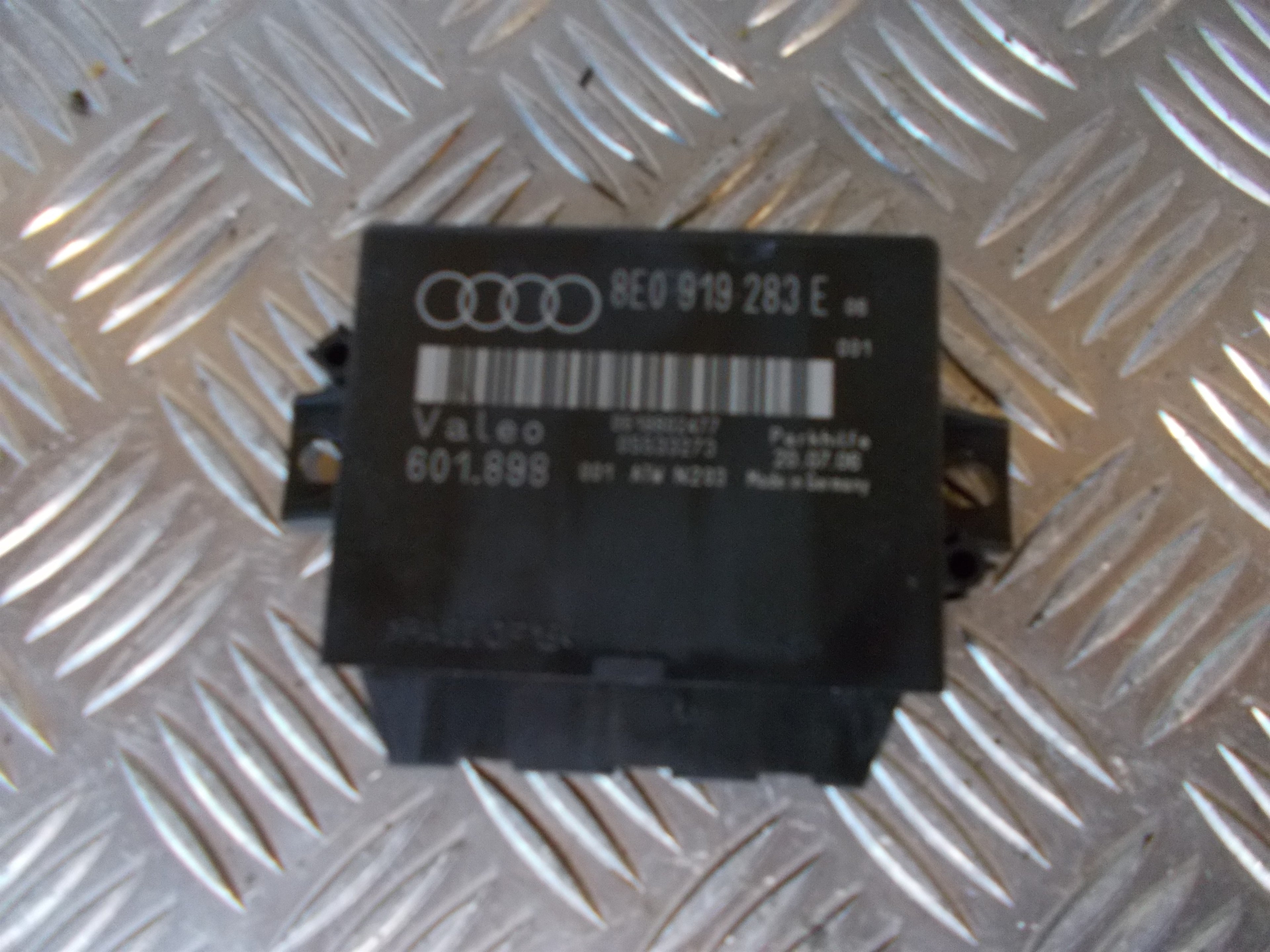 Audi A4  Pdc Sensor/Baksensor Med OEM Nr. 8E0919283E Fra Audi Ophugger
