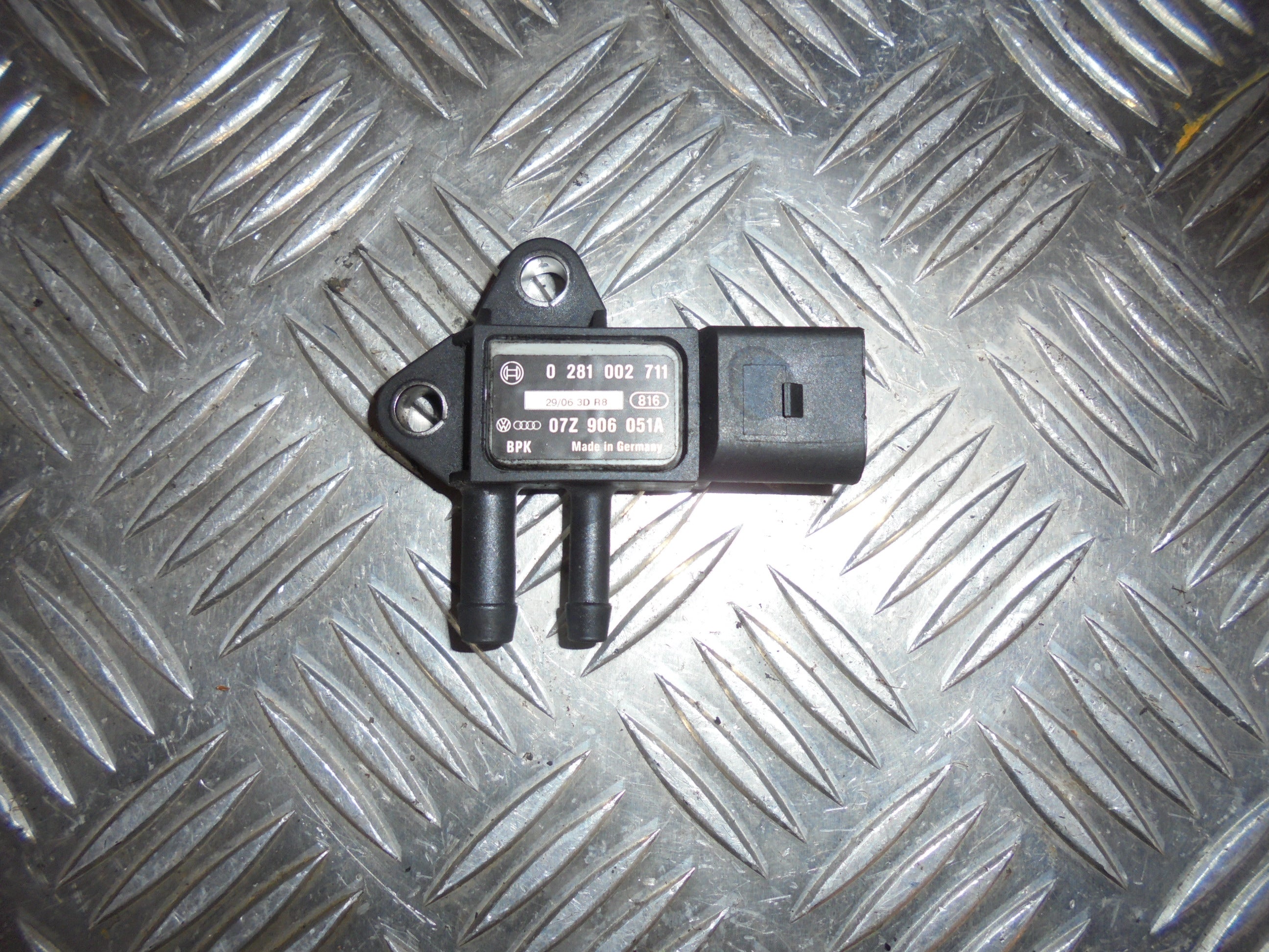Audi A4 Map Sensor Med OEM Nr. 038906051C Fra Audi Ophugger