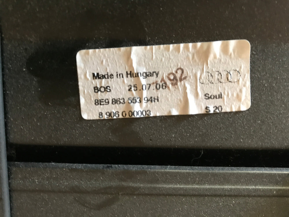 Audi A4 Bagageafdæk/Rullegar. STC Med OEM Nr. 8E9863553 Fra Audi Ophugger