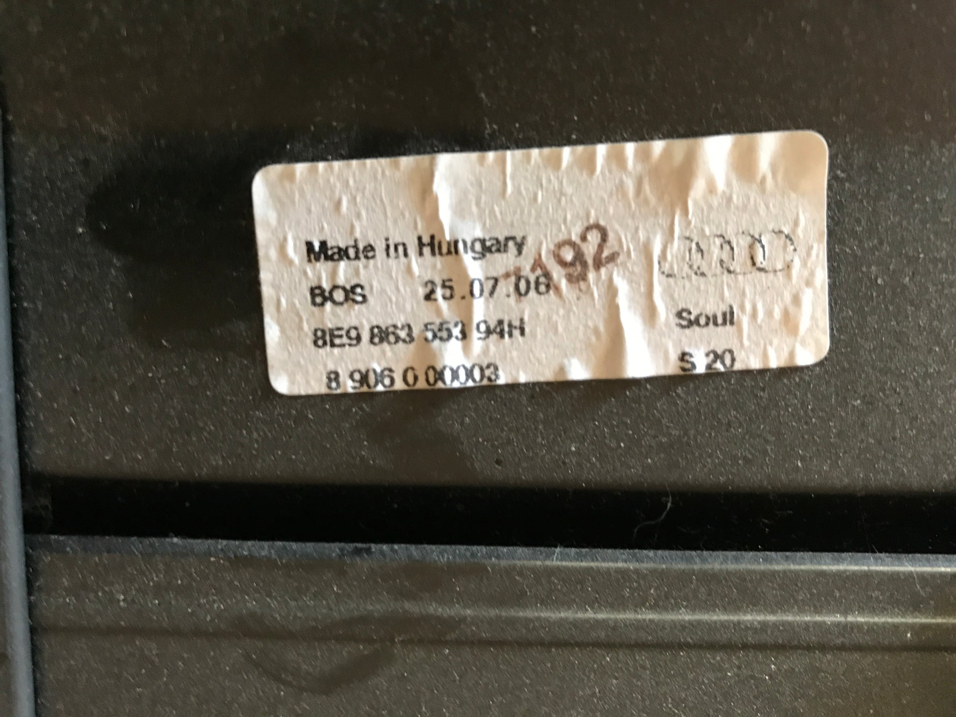 Audi A4 8E/8H Bagageafdæk/Rullegar. Stc Med OEM Nr. 8E9863553 Fra Audi Ophugger