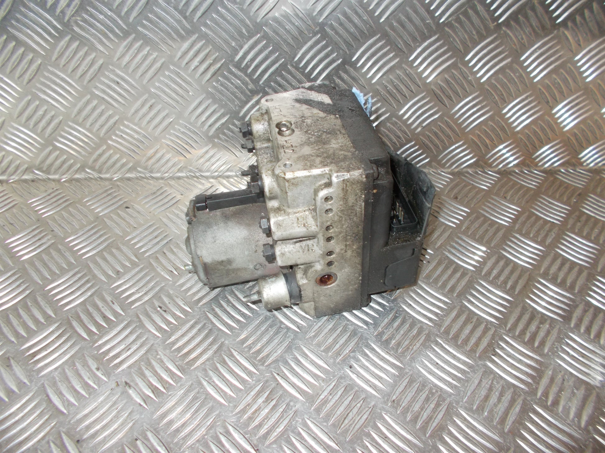 Audi A6 ABS Pumpe Med OEM Nr. 4A0614111G Fra Audi Ophugger