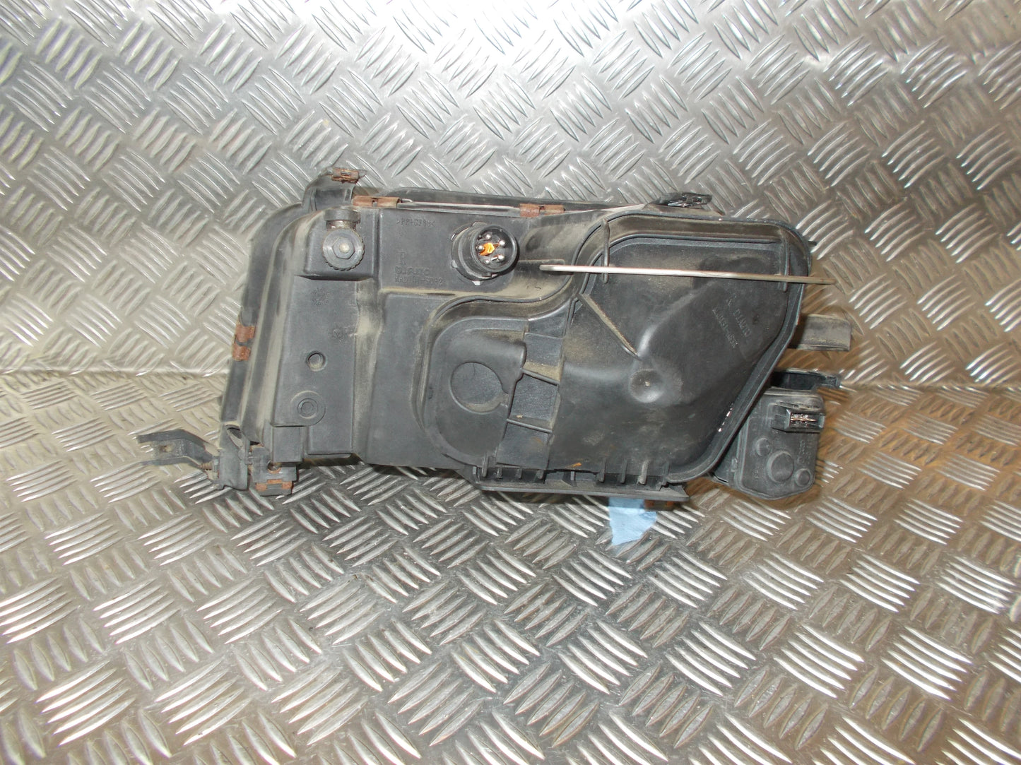 Audi A6 Forlygte Med OEM Nr. Ophugger Fra Audi Ophugger